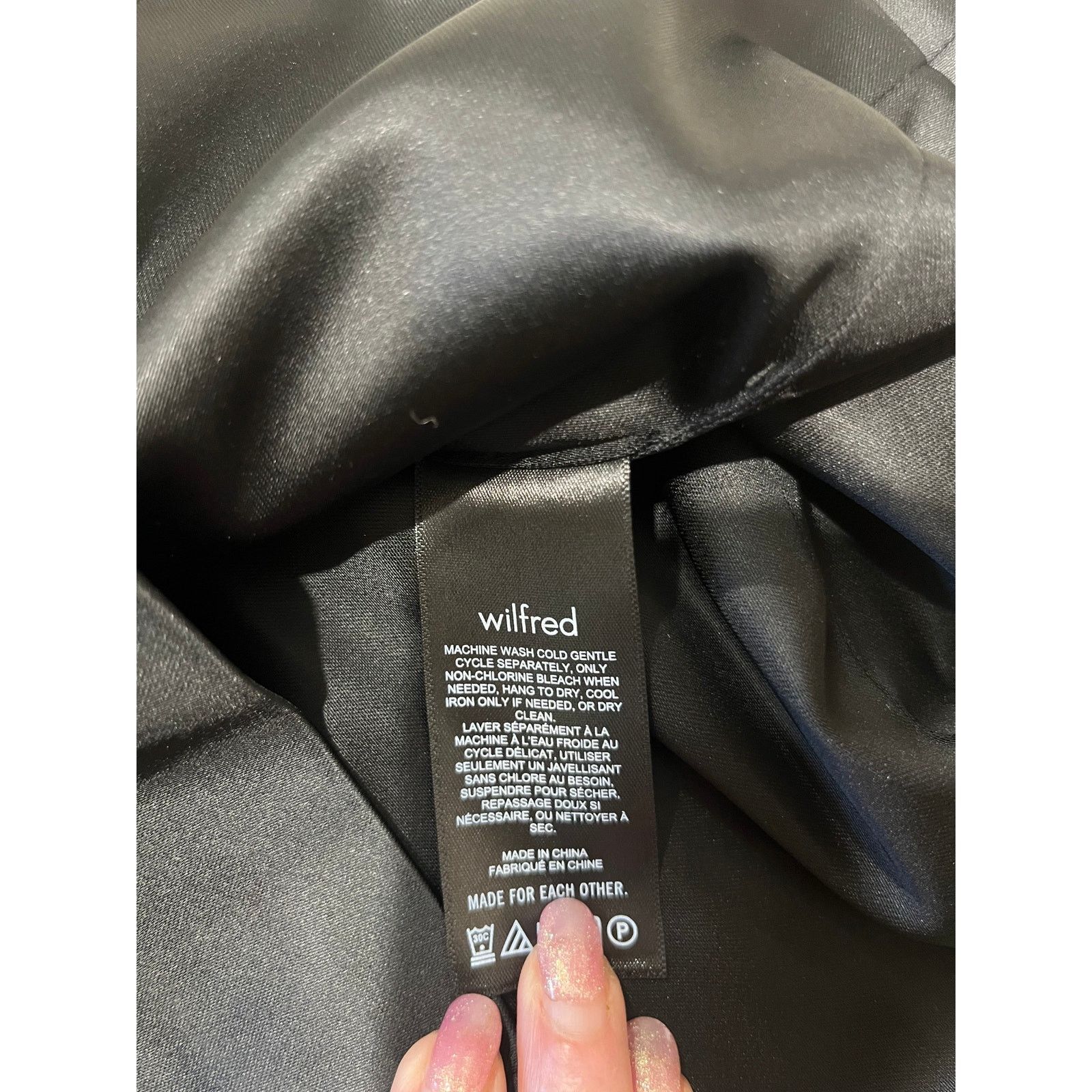 Aritzia NWT Wilfred Aritzia Desertland Black Satin Mini Skirt Size 2 Size 26" / US 2 / IT 38 - 13 Thumbnail
