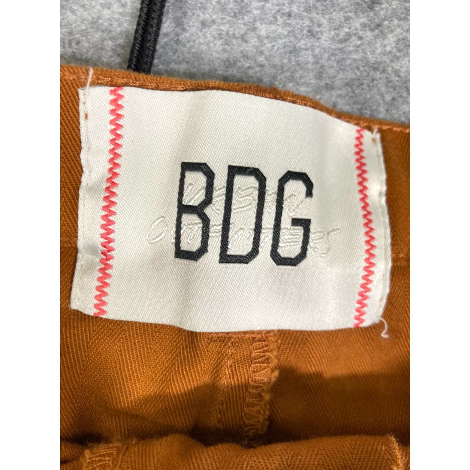 Urban Outfitters BDG Urban Outfitters Cargo Pants Mens 32 Brown Straight Leg Outdoor Utility Regular Waist 100% Cotton Pocket Pants Mens Size US 32 / EU 48 - 5 Thumbnail