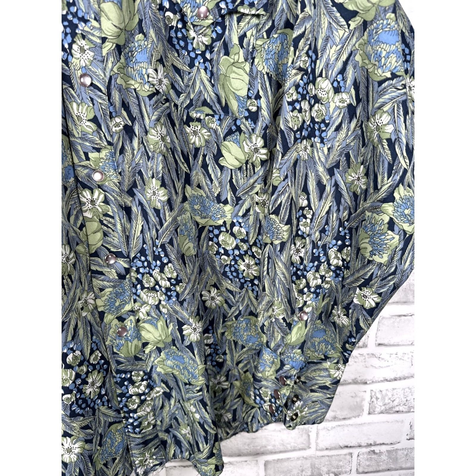 Vintage VINTAGE H Bar C Ranchwear Western Shirt Pearl Snap Hippie Floral Mens 16.5/34 USA Size US L / EU 52-54 / 3 - 4 Thumbnail