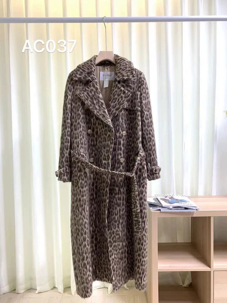 Max Mara Max Mara Leopard-print double-breasted wool coat Size M / US 6-8 / IT 42-44 - 1 Thumbnail