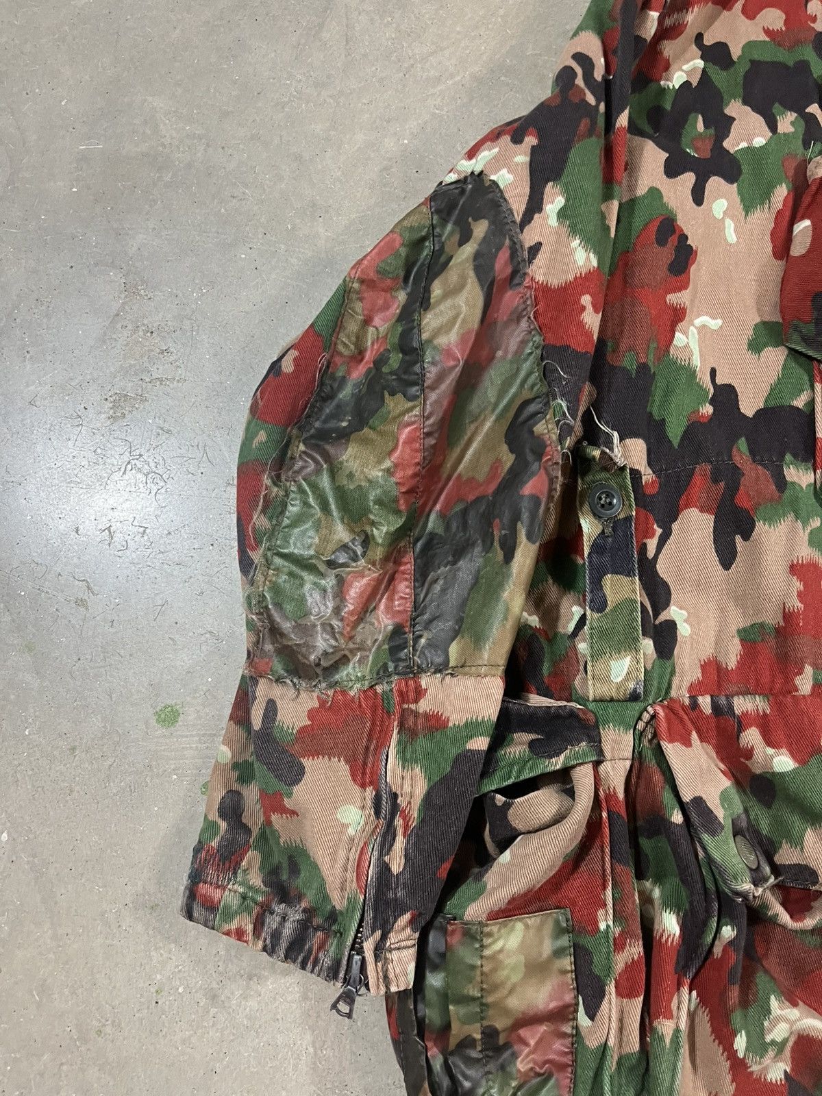 Vintage Vintage Swiss M70 Alpenflage Camo Cargo Jacket Size US M / EU 48-50 / 2 - 3 Thumbnail