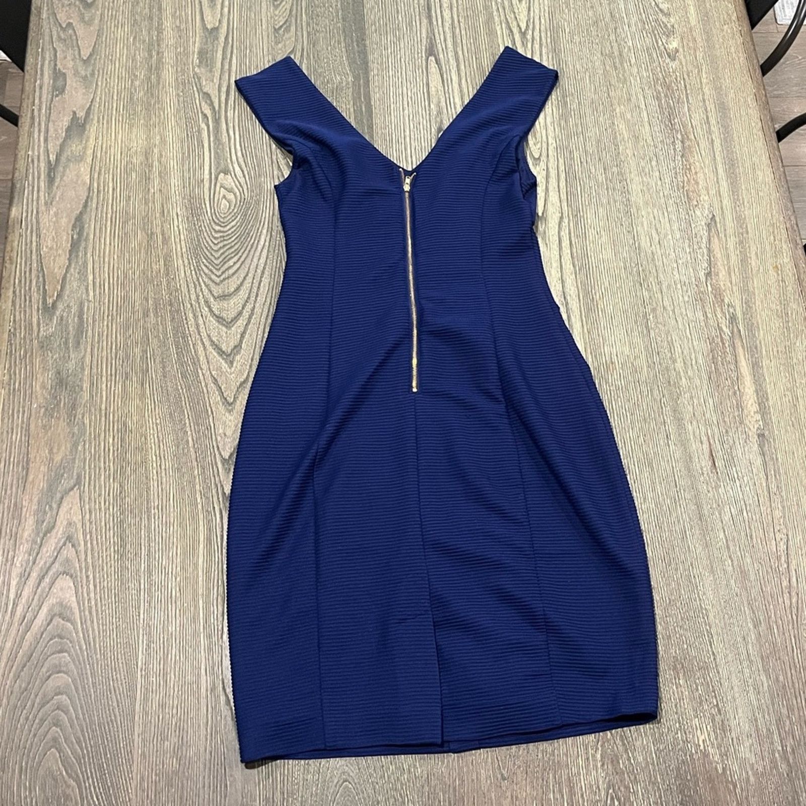 Express Express Dress Mini Bodycon V Neck Sleeveless Ruched Size 6 Size M / US 6-8 / IT 42-44 - 6 Thumbnail