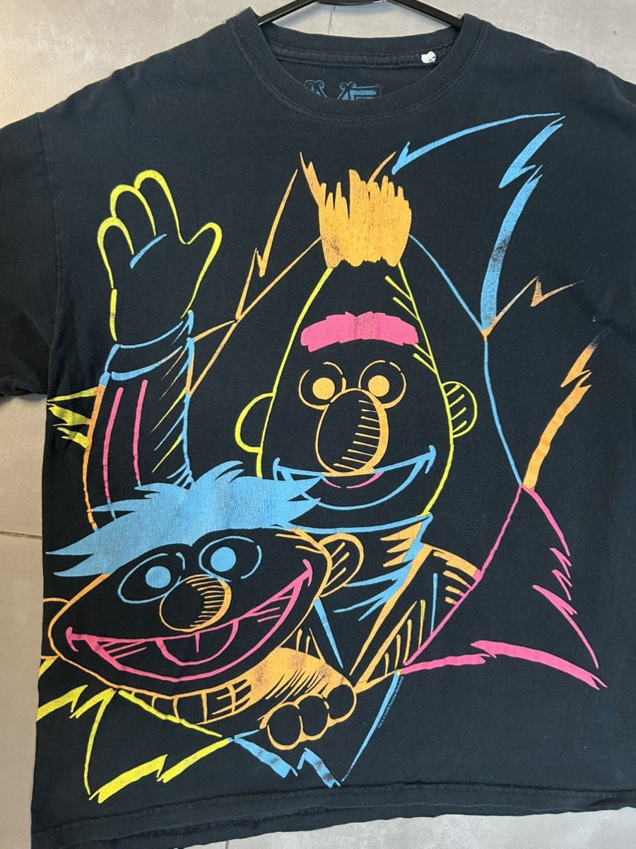 Vintage Vintage Burt and Ernie Neon Sesame St Tshirt Size US L / EU 52-54 / 3 - 2 Thumbnail