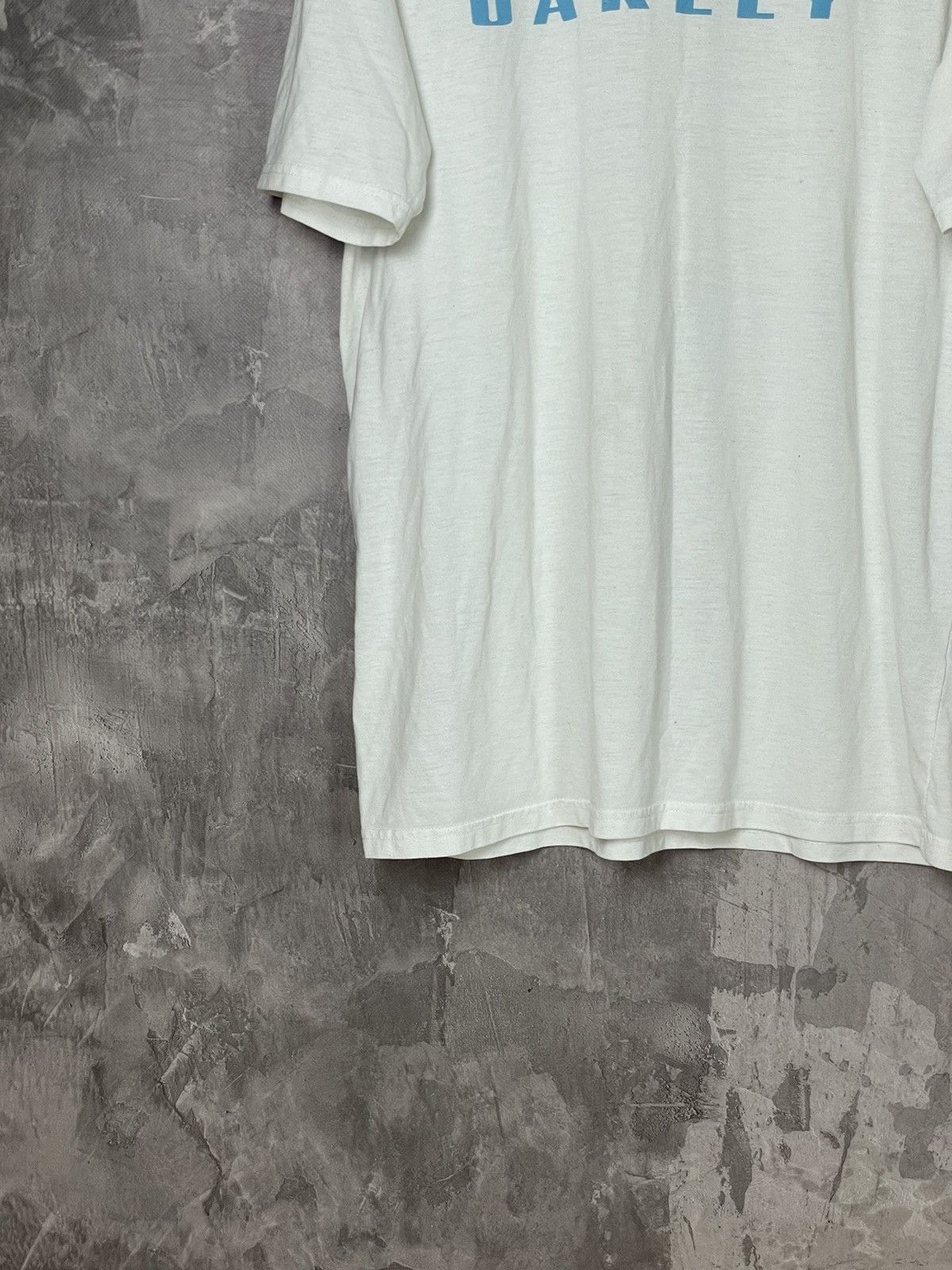 Oakley Oakley Vintage Fade y2k White baggy Streetwear t-shirt Size US L / EU 52-54 / 3 - 6 Thumbnail