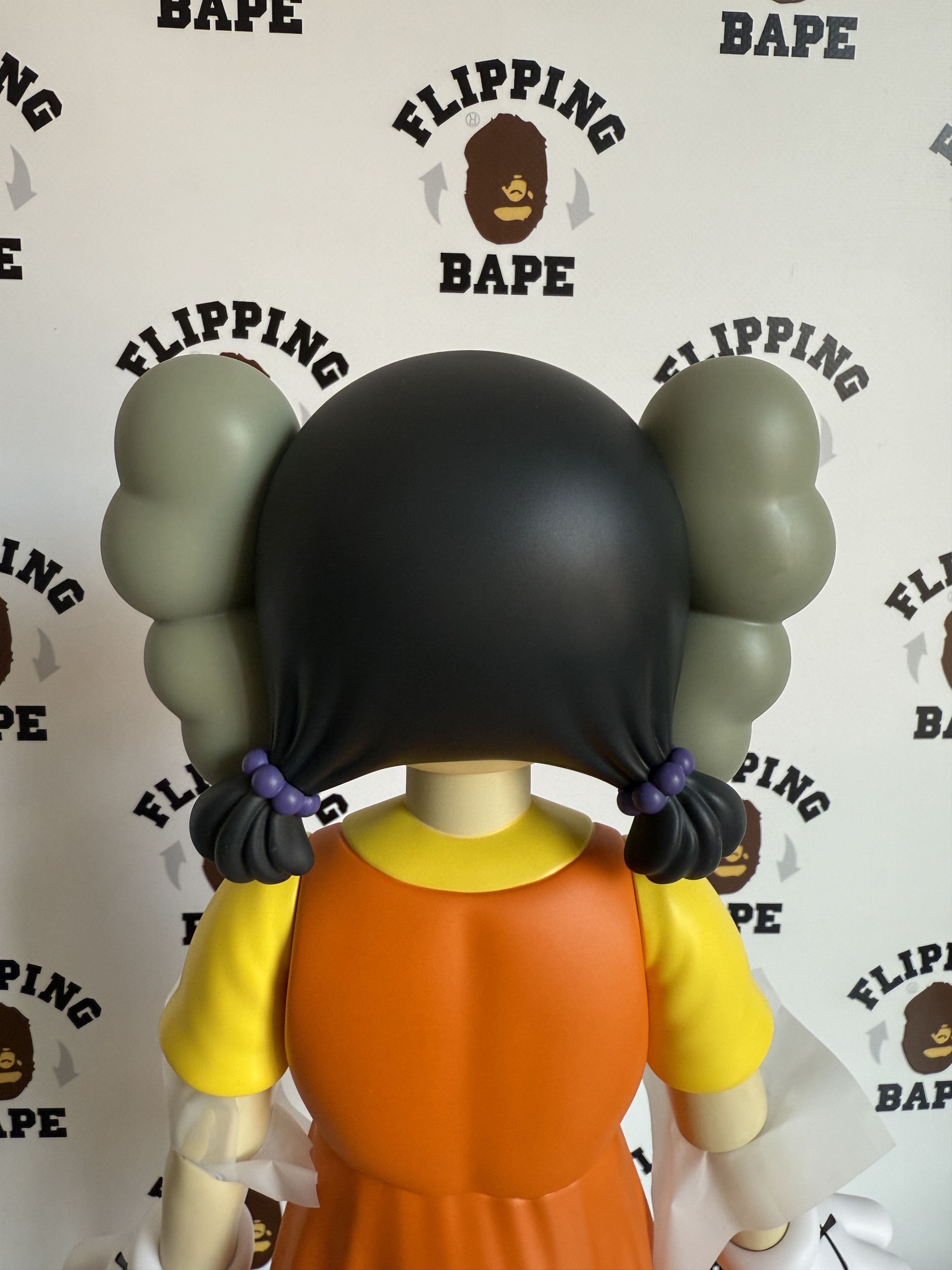 Kaws KAWS YOUNG-HEE Figure (Coloured) Size ONE SIZE - 12 Thumbnail