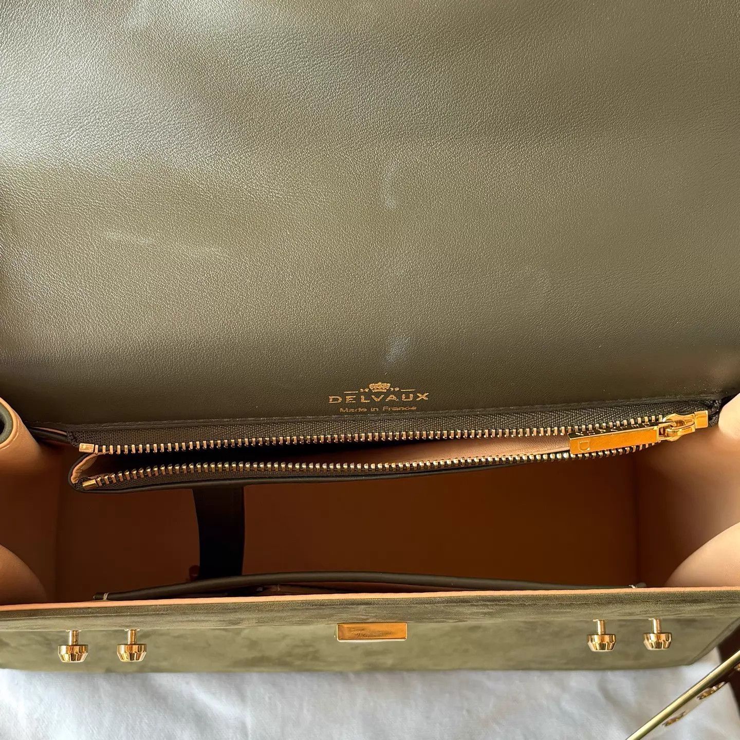 Delvaux Delvaux Tempête MM PineGreen Calfskin Wmn Adjustable Strap Size ONE SIZE - 7 Thumbnail