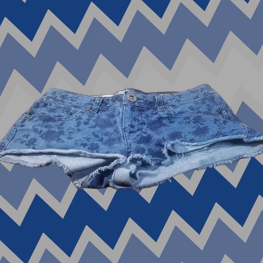 Volcom VOLCOM High Voltage Womens Jean Short Black/ Blue SZ 3 Cut off/Short fit Size 26" / US 2 / IT 38 - 1 Thumbnail