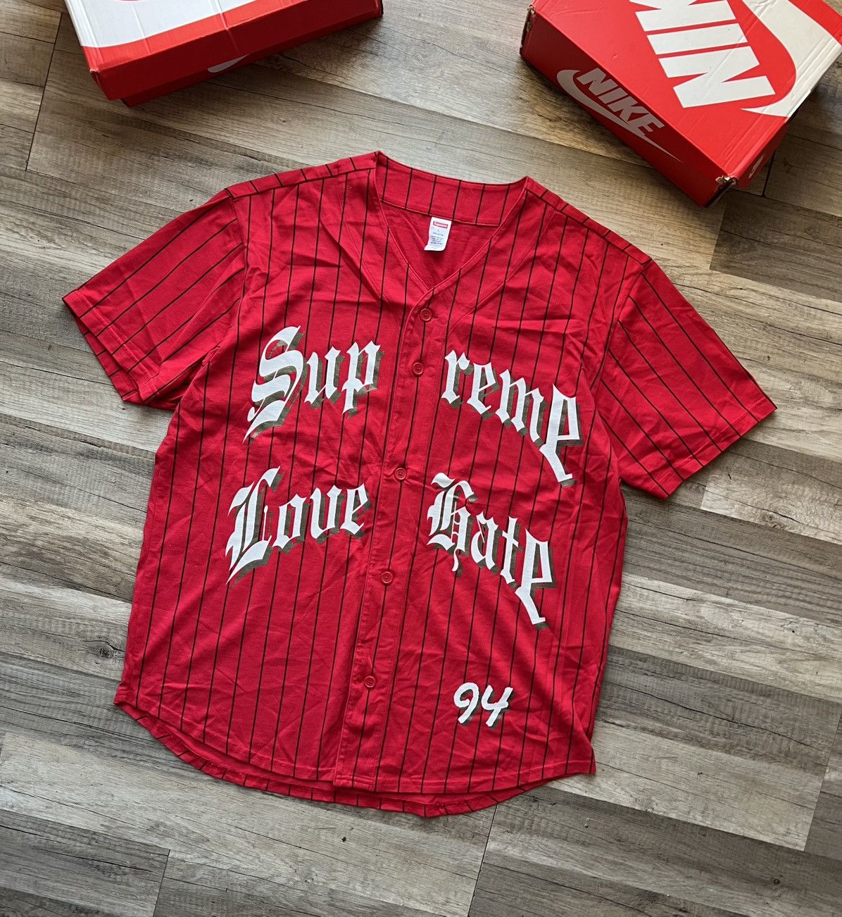 Supreme Supreme Love Hate Red Baseball Jersey size L Button up 2019 Size US L / EU 52-54 / 3 - 2 Thumbnail