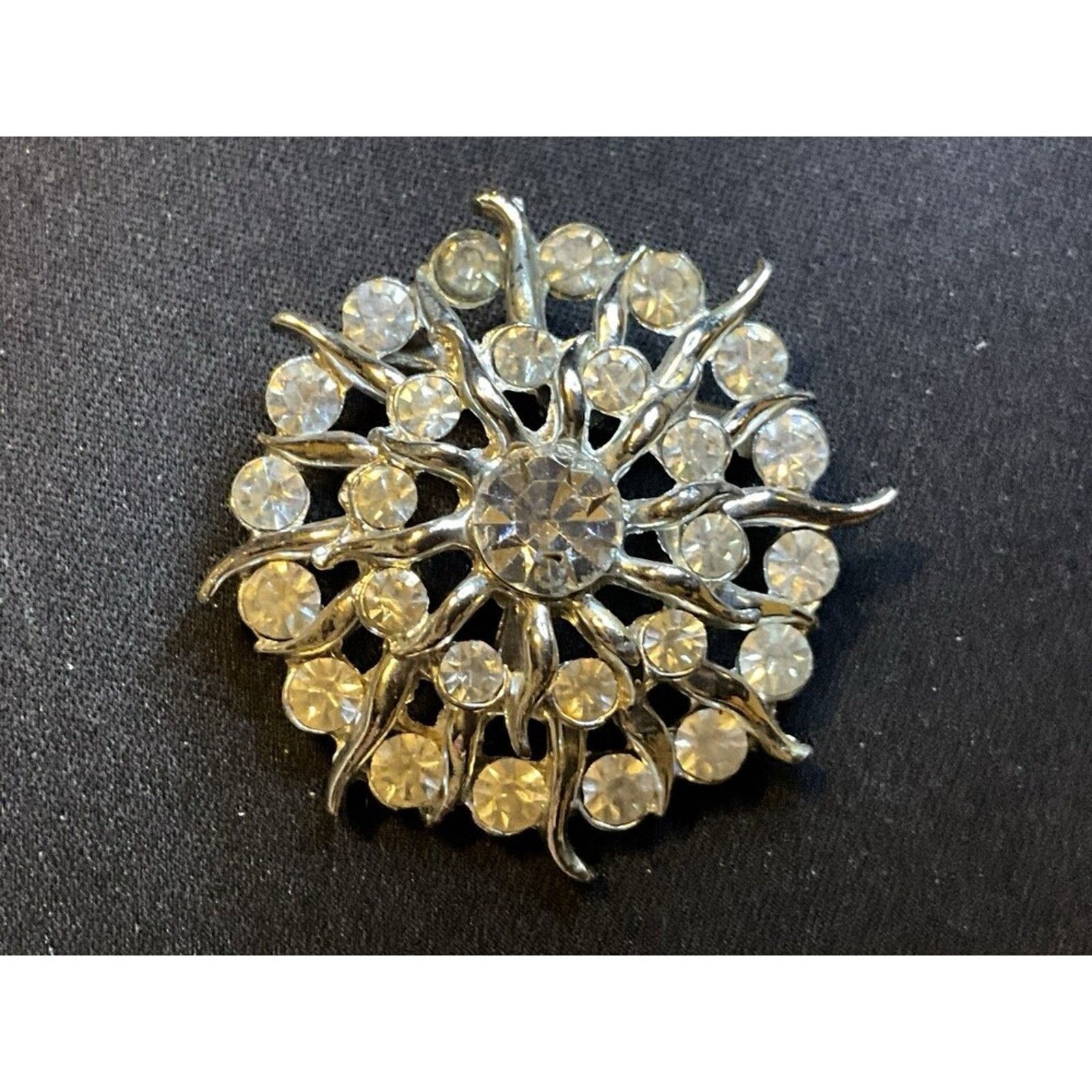 Other Vintage Starburst Rhinestone Heavy Brooch Size ONE SIZE - 1 Thumbnail