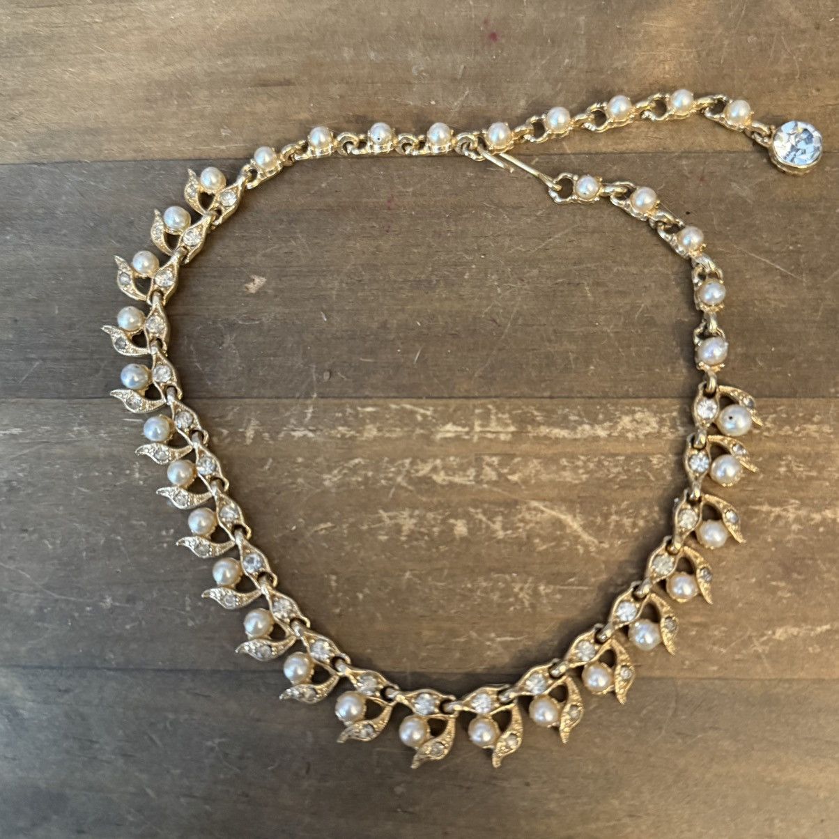 Vintage Vintage gold rhinestone and pearls leaf vine choker necklace Size ONE SIZE - 3 Thumbnail