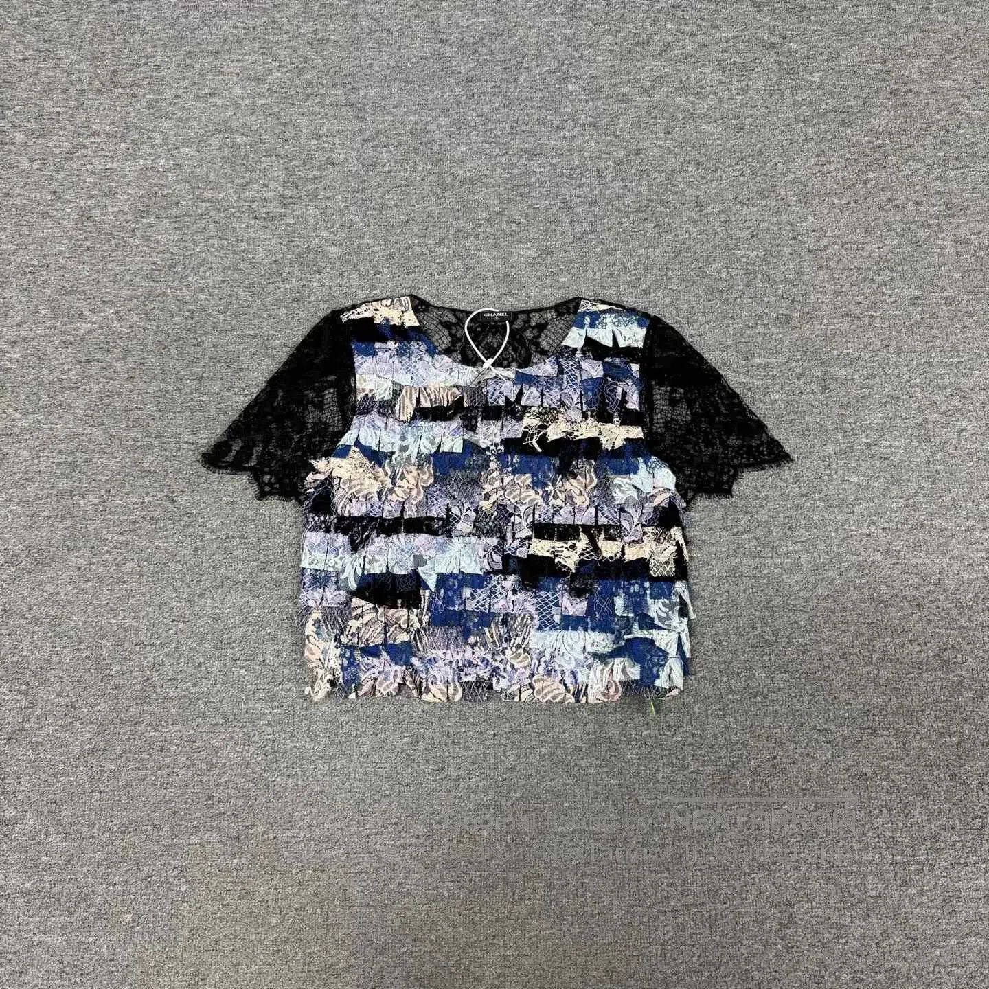 Chanel Chanel Colorful Petal Lace Short. Size M / US 6-8 / IT 42-44 - 1 Thumbnail