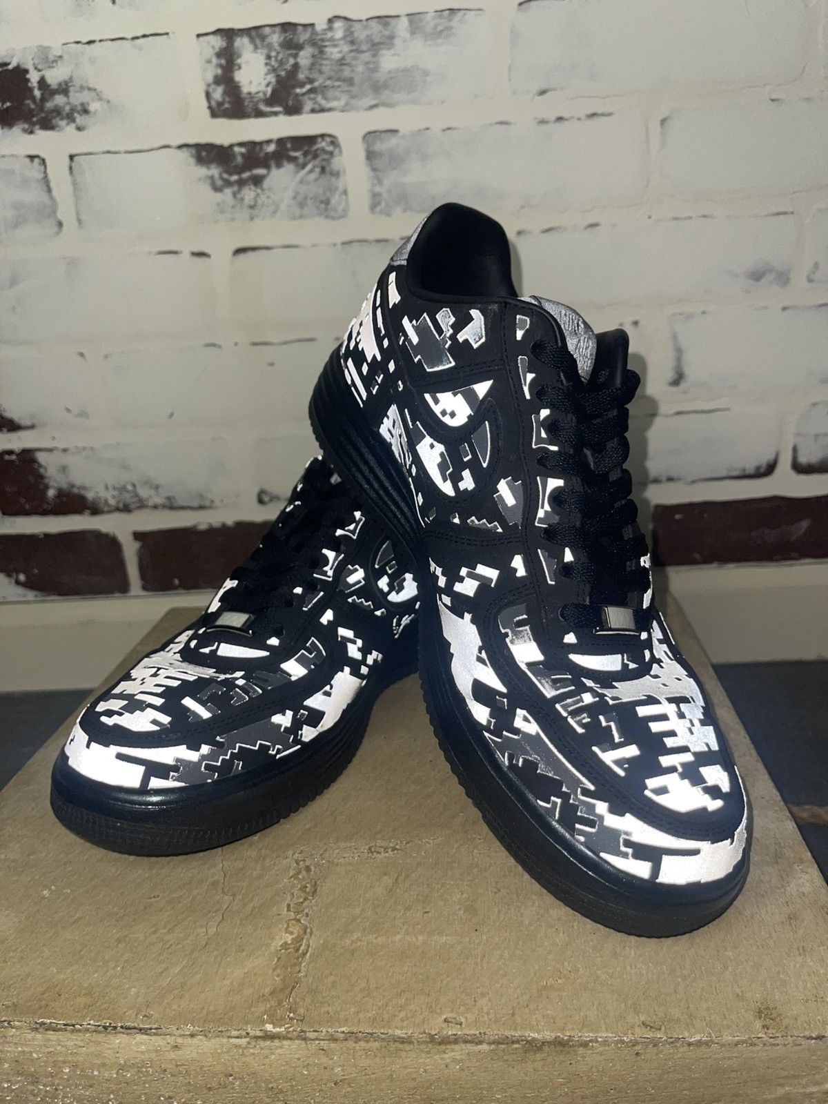 Nike Men’s Nike Reflective 3M Lunar Force 1’s Size US 10 / EU 43 - 1 Thumbnail