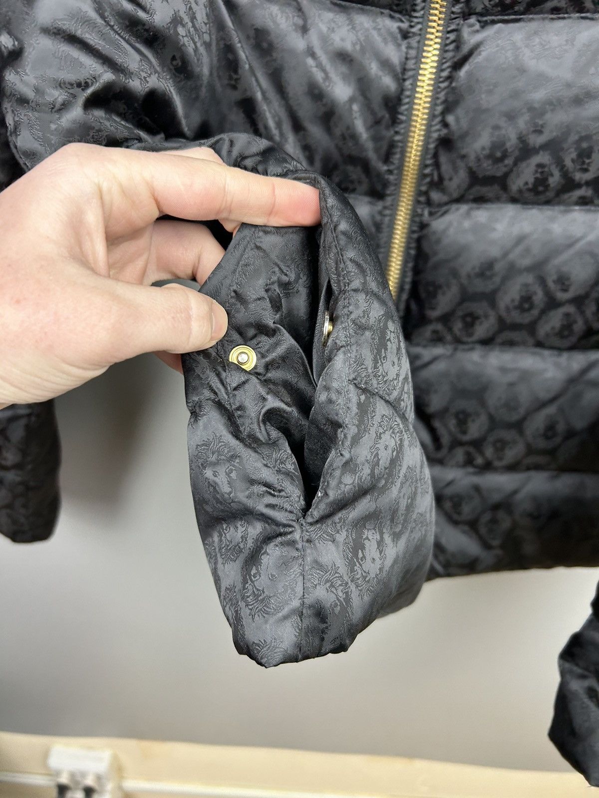 Versace × Versus × Versus Versace Versus Versace Down Jacket Lion Monogram Size US M / EU 48-50 / 2 - 8 Thumbnail