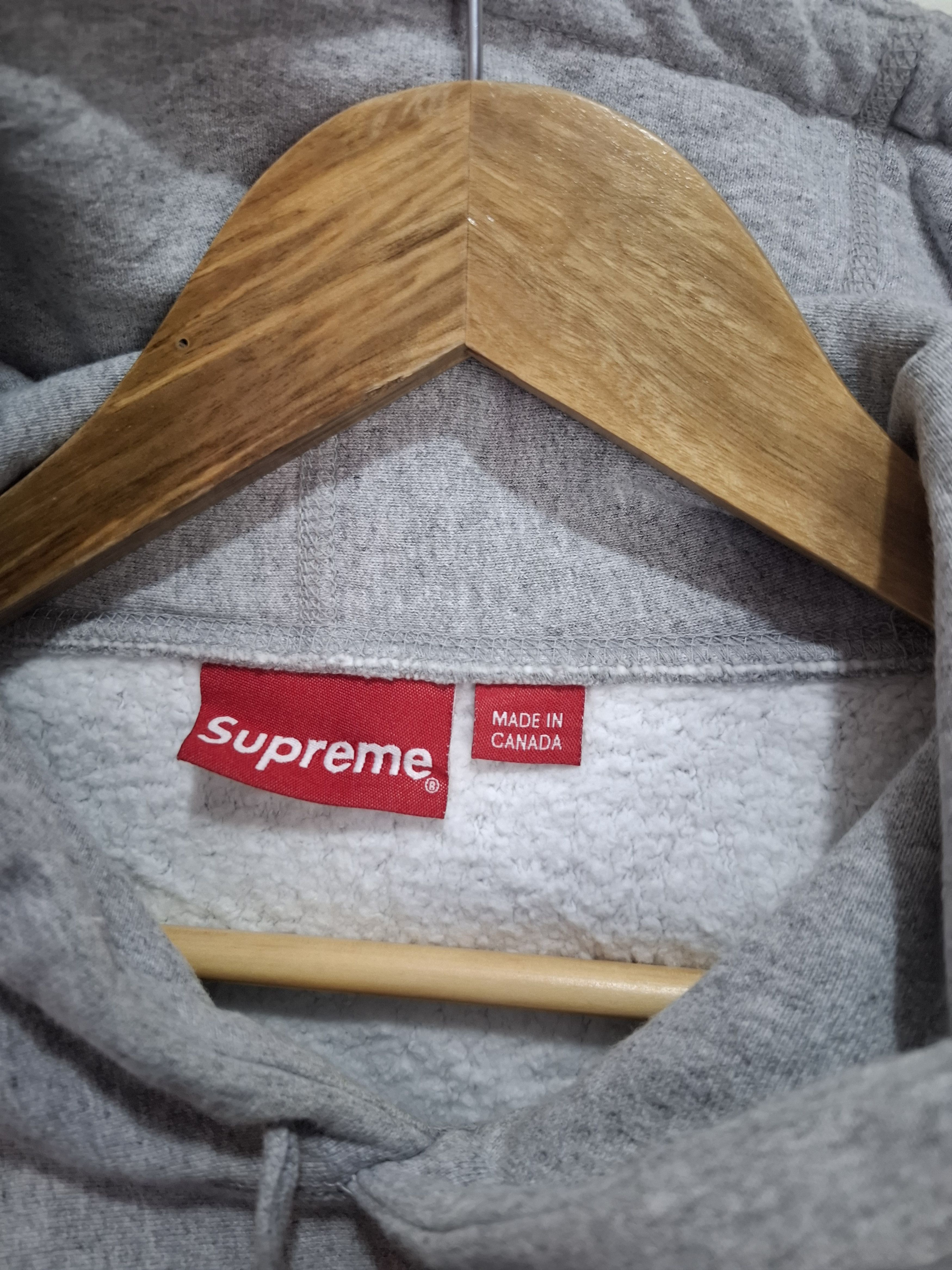 Supreme Supreme arabic script Size US XL / EU 56 / 4 - 3 Thumbnail
