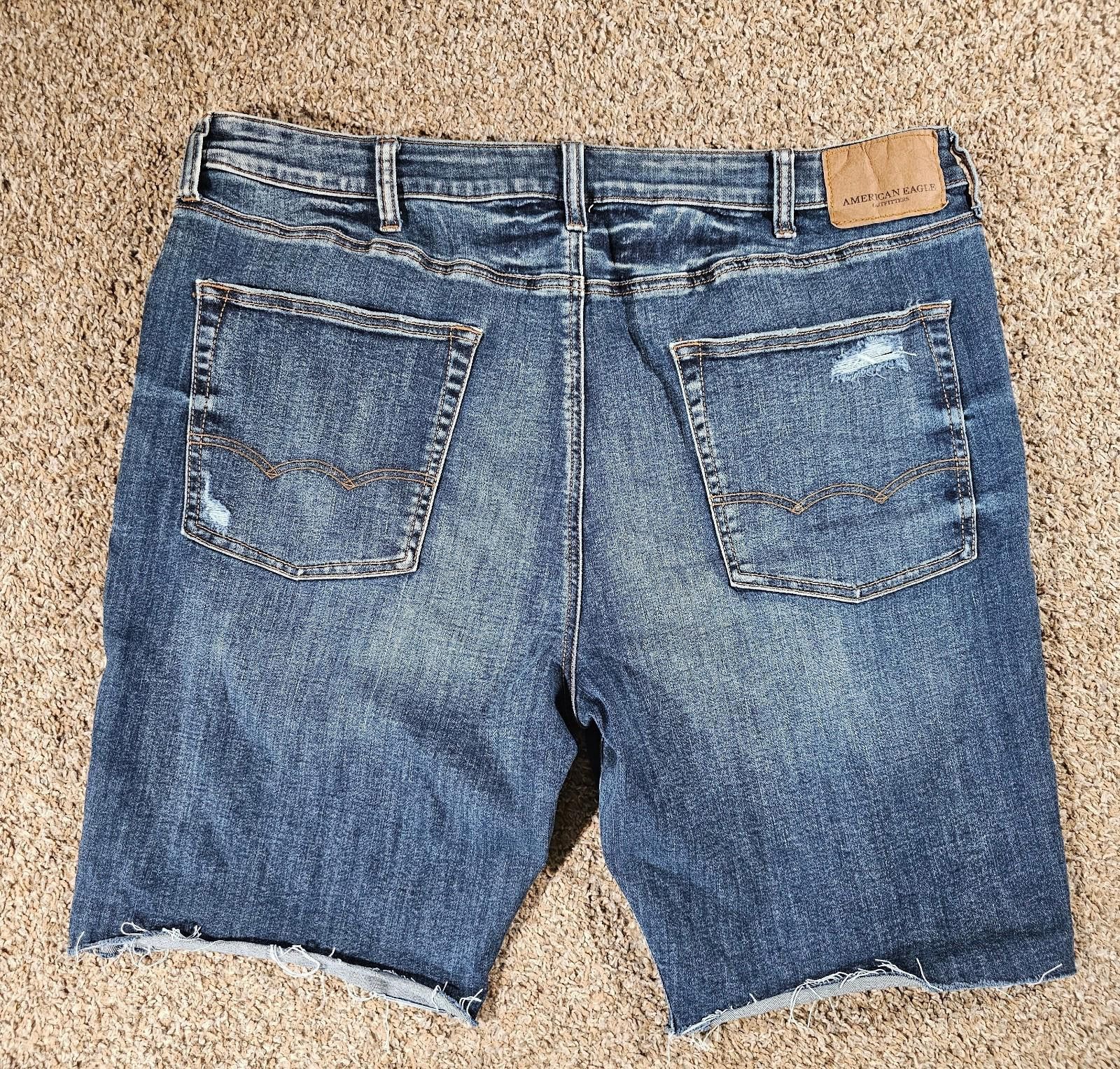 American Eagle Outfitters American Eagle Destroyed Cutoff Jeans Size 42 Size 42" / US 20 - 5 Thumbnail