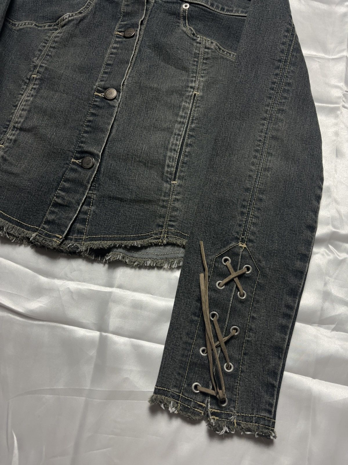 Japanese Brand × Vintage Washed denim lace up cropped vintage jacket Size S / US 4 / IT 40 - 3 Thumbnail