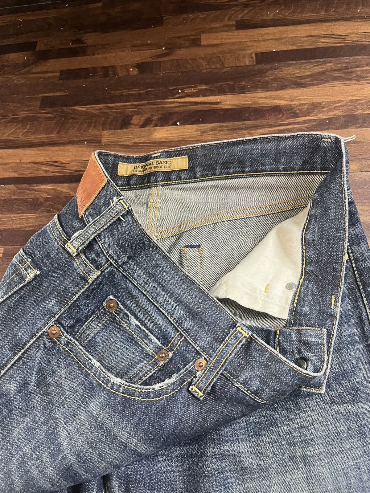 Uniqlo ORIGINAL BASIC REGULAR FIT BOOT CUT. Size US 30 / EU 46 - 2 Thumbnail