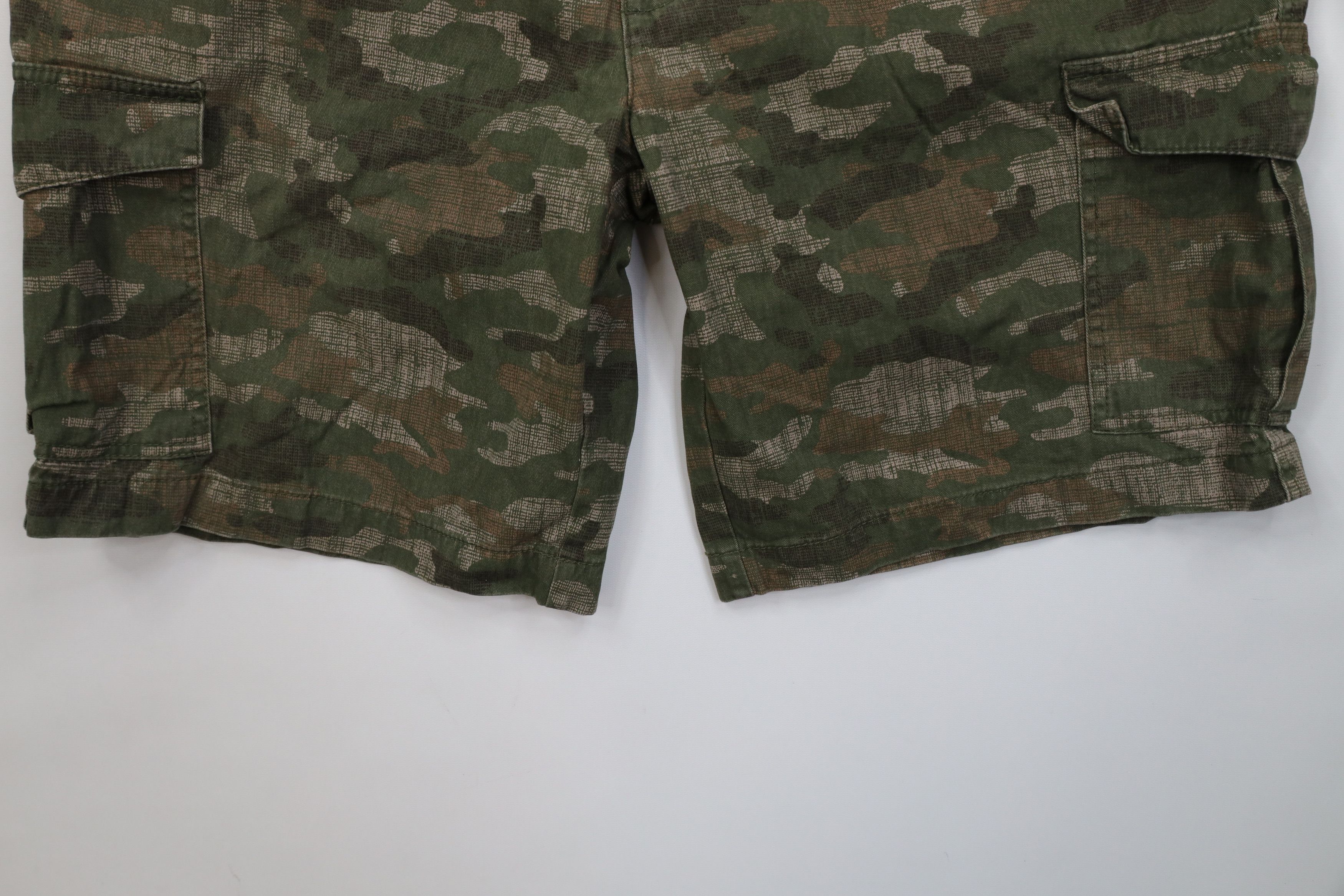 Vintage Vintage Y2K Streetwear Faded Camouflage Cargo Shorts Cotton Size US 40 / EU 56 - 4 Thumbnail