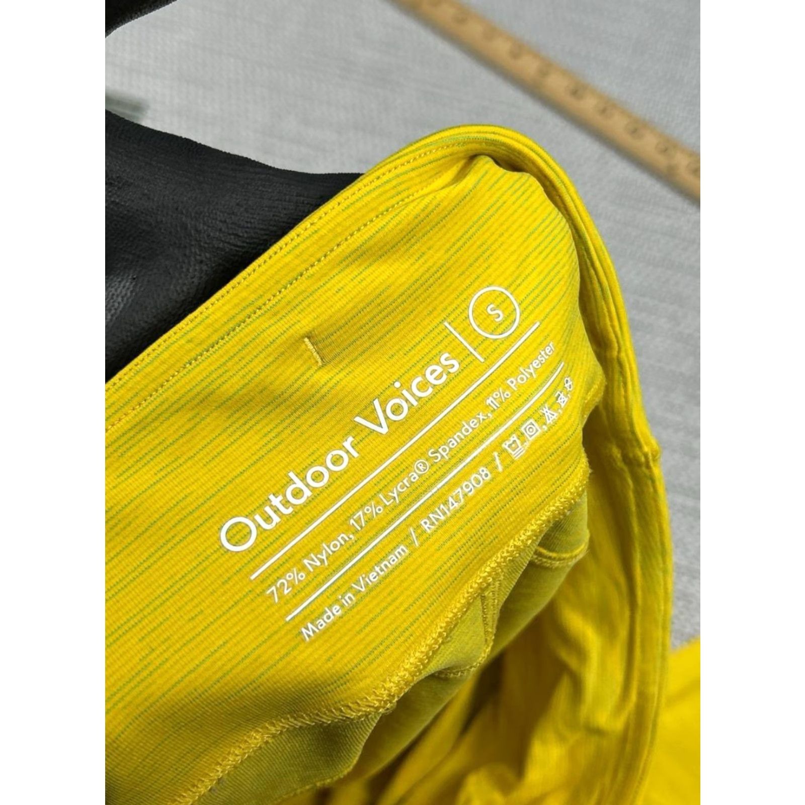 Outdoor Voices Outdoor Voices Leggings Womens Small Yellow Nylon Mid Rise Core 7 8 Tech Sweat Ankle Activewear Athleisure Slim Size 28" / US 6 / IT 42 - 7 Thumbnail