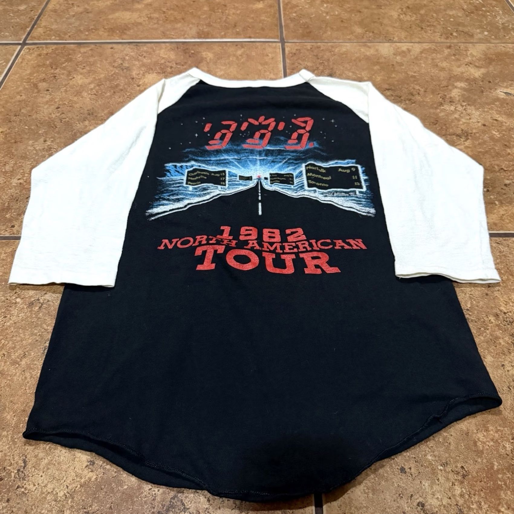 Vintage VINTAGE The Police Shirt Raglan 3/4 Sleeve Phase II 1982 Ghost In The Machine Tour Unisex S Black Graphic Tee Size US S / EU 44-46 / 1 - 2 Thumbnail