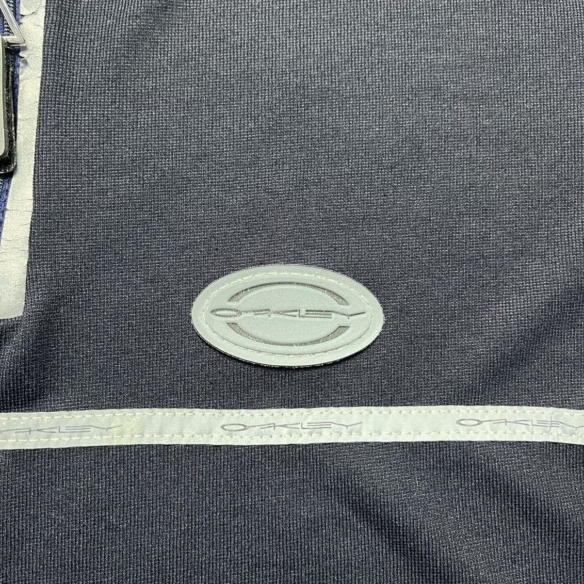 Oakley Vintage Oakley 1/3 Zip Logo Reflective Tee Streetwear Y2K Size US L / EU 52-54 / 3 - 4 Thumbnail