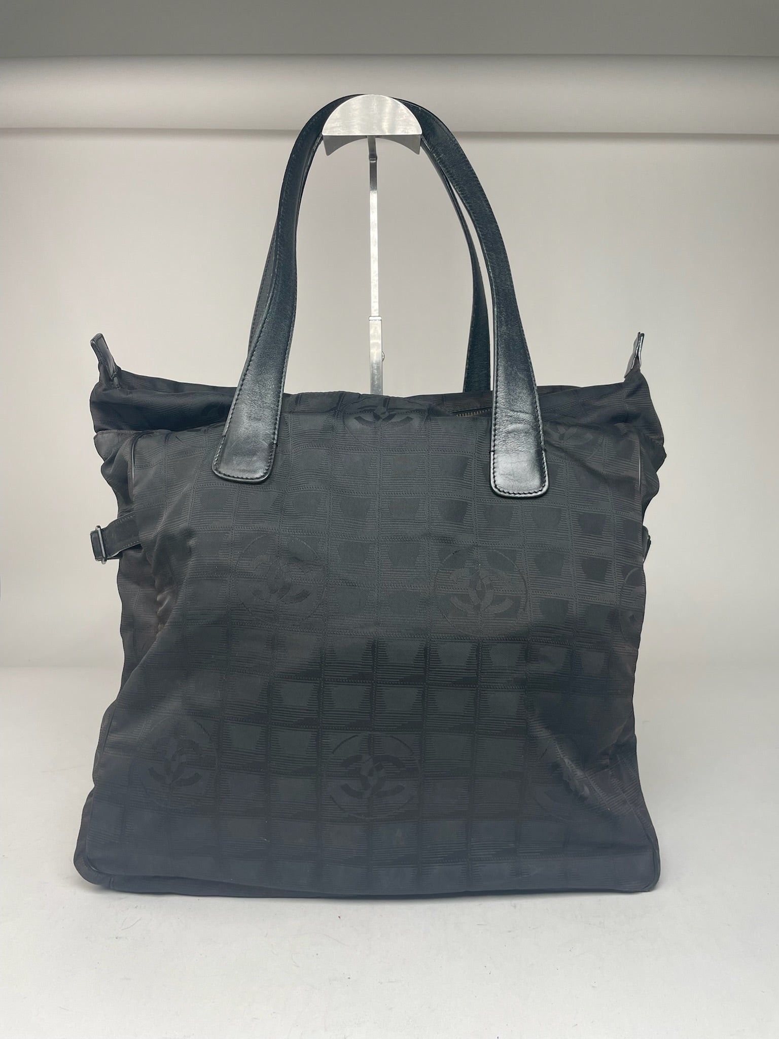 Chanel Vintage Monogram Canvas Bag Black Size ONE SIZE - 1 Thumbnail