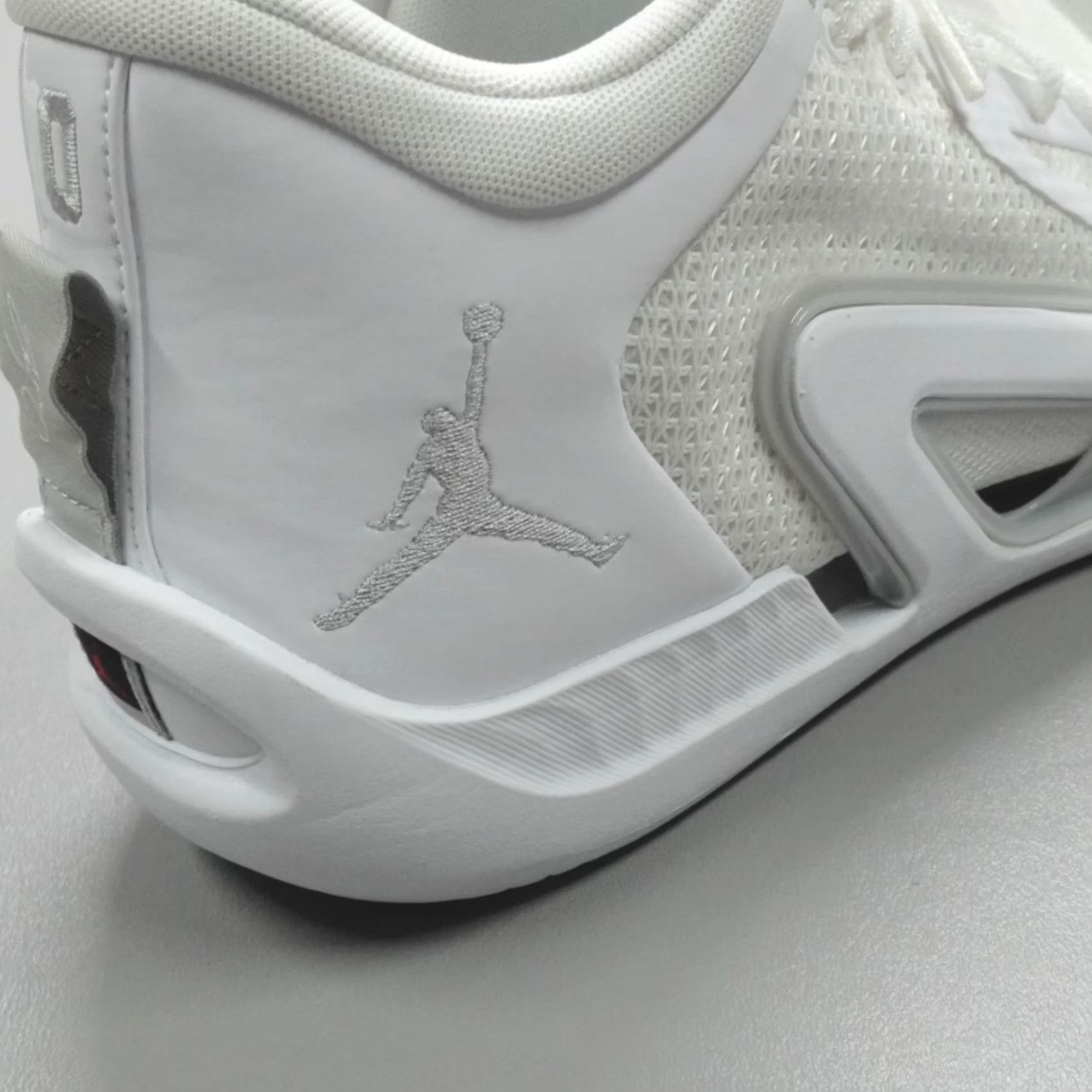 Jordan Brand Jordan Nike Jayson Tatum 1 TB Triple White Fog Grey Gray Size 9.5 FB2863 100 Size US 9 / EU 42 - 3 Thumbnail
