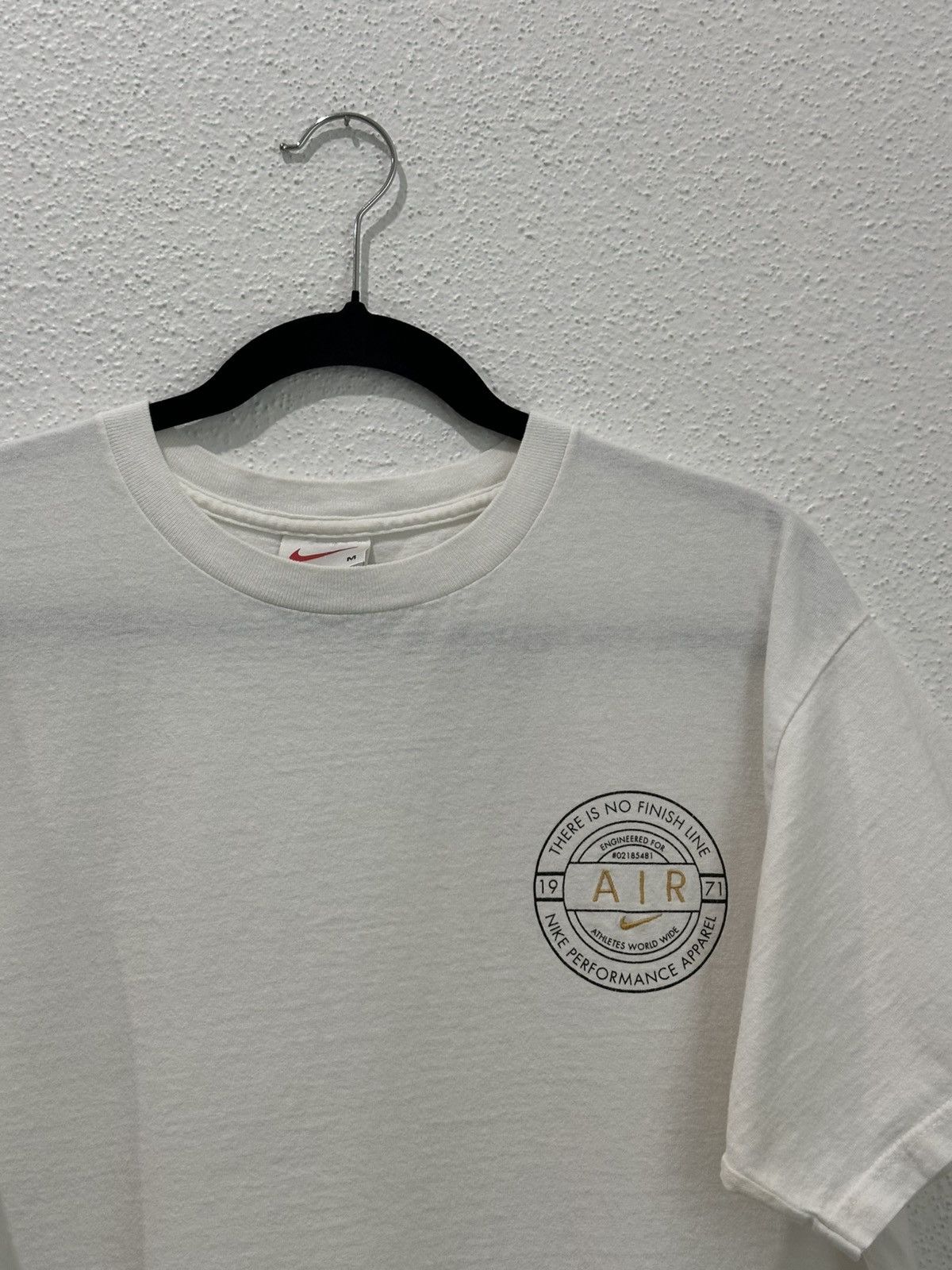 Nike Vintage 90s Nike There Is No Finish Line Round Logo Tshirt M Size US M / EU 48-50 / 2 - 3 Thumbnail