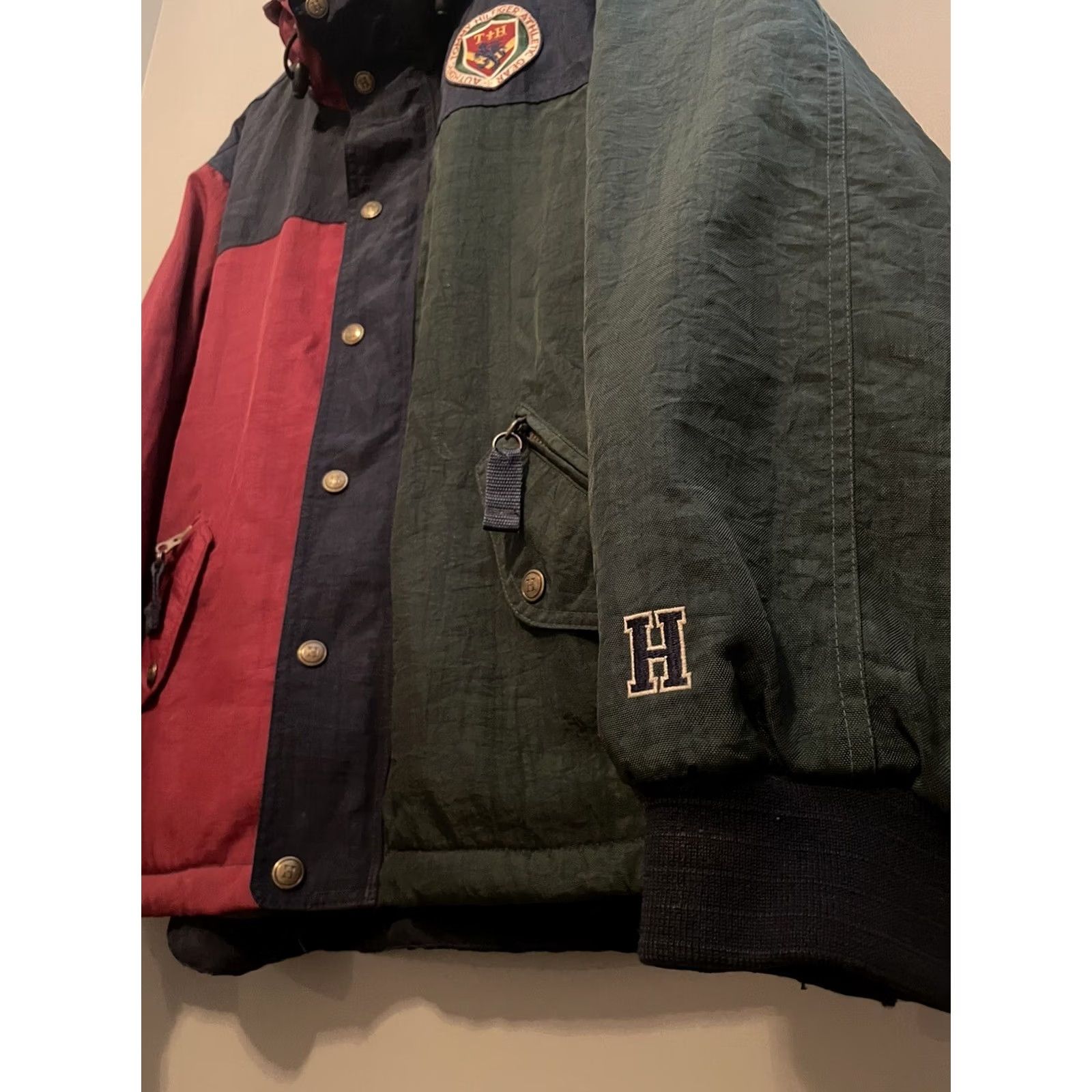 Tommy Hilfiger Vintage Tommy Hilfiger Athletic Gear Crest Coat Jacket Small Patch (C19) Size US S / EU 44-46 / 1 - 6 Thumbnail
