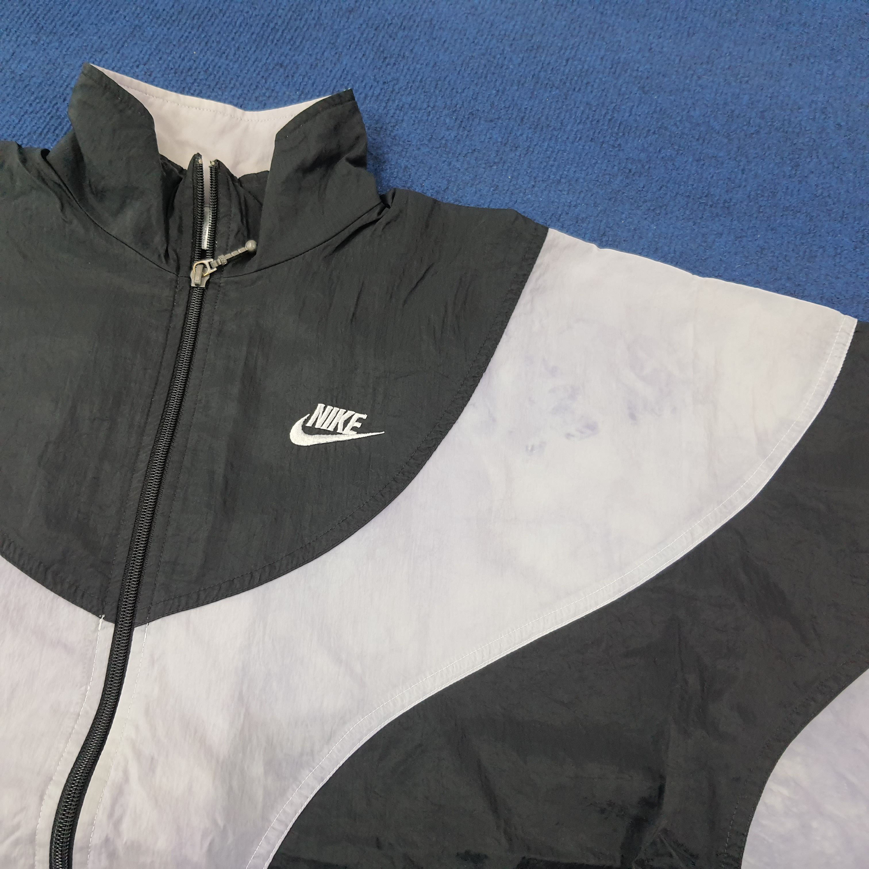Nike × Vintage Vintage Nike Sports Outdoor Jacket C232N5 Size US XL / EU 56 / 4 - 9 Thumbnail