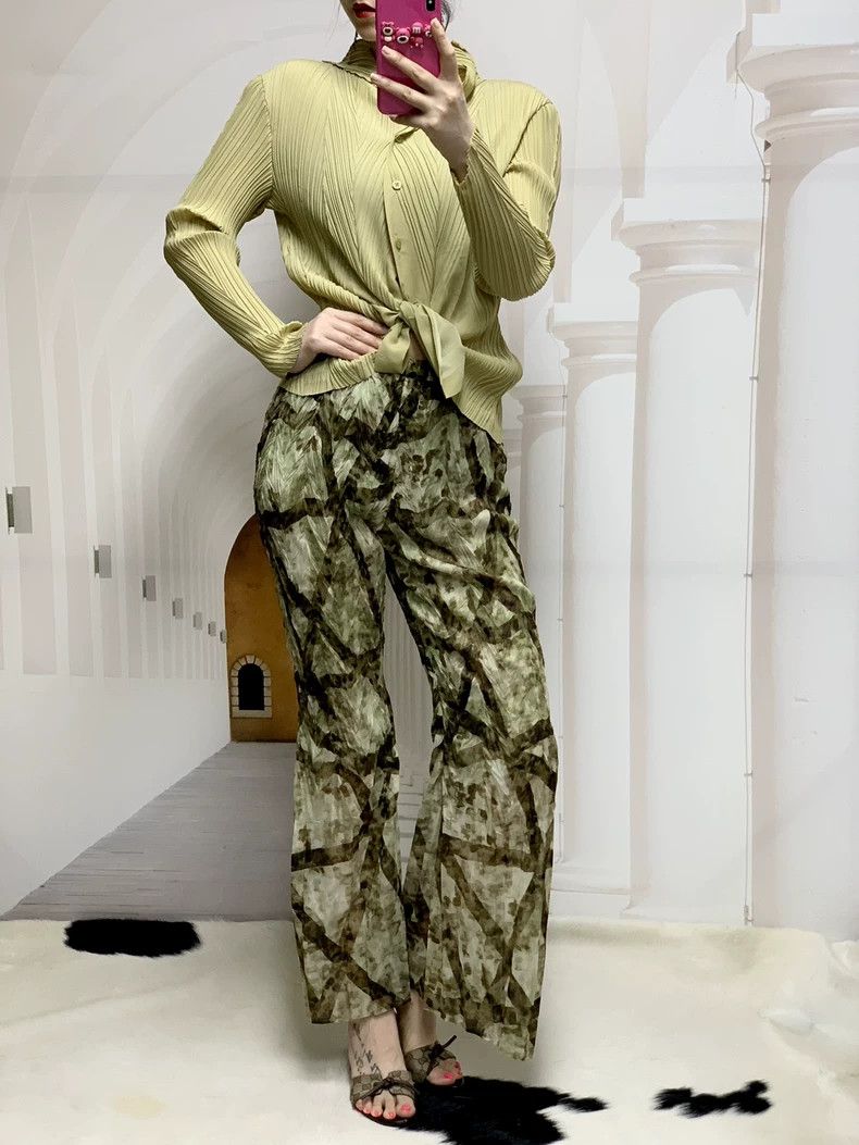 Issey Miyake Issey Miyake Psychedelic flared pants Size 25" / US 0 / IT 36 - 2 Thumbnail