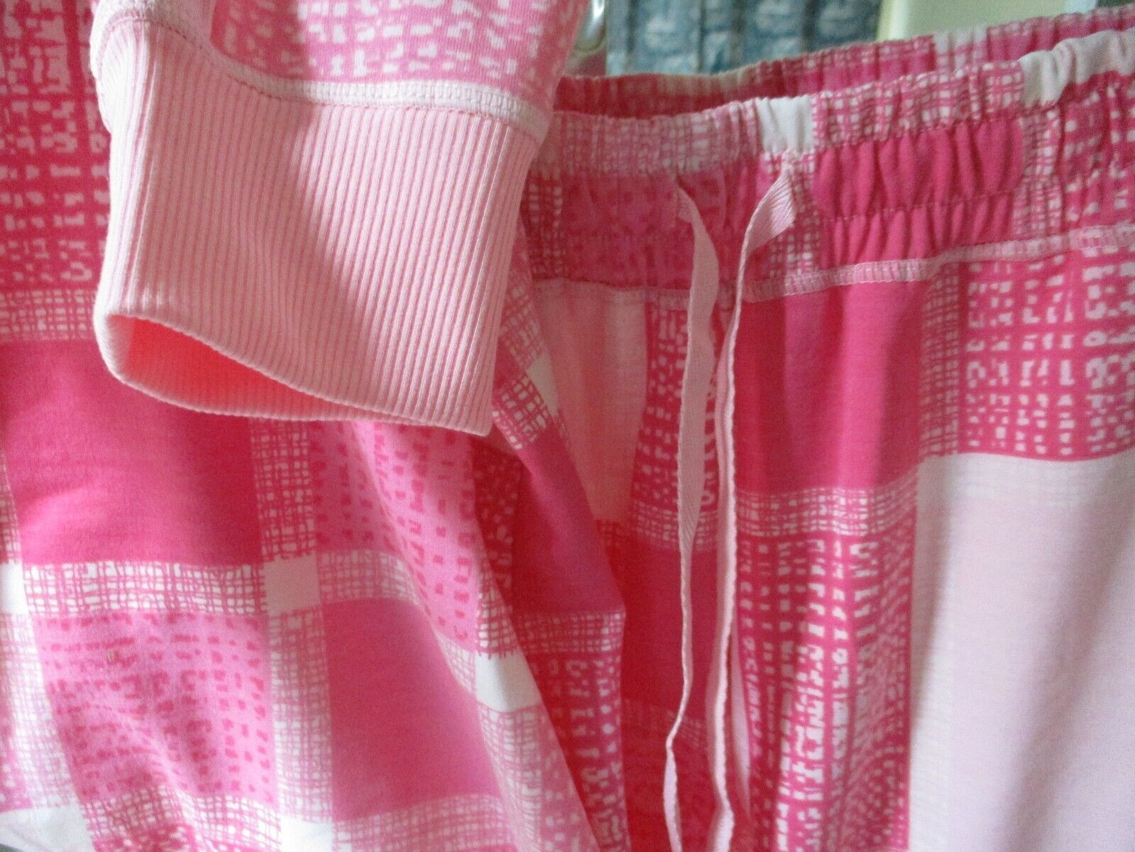 Other LuLaroe NWOT Jax Small Pink Plaid Joggers Sweatpants Size 28" / US 6 / IT 42 - 6 Thumbnail