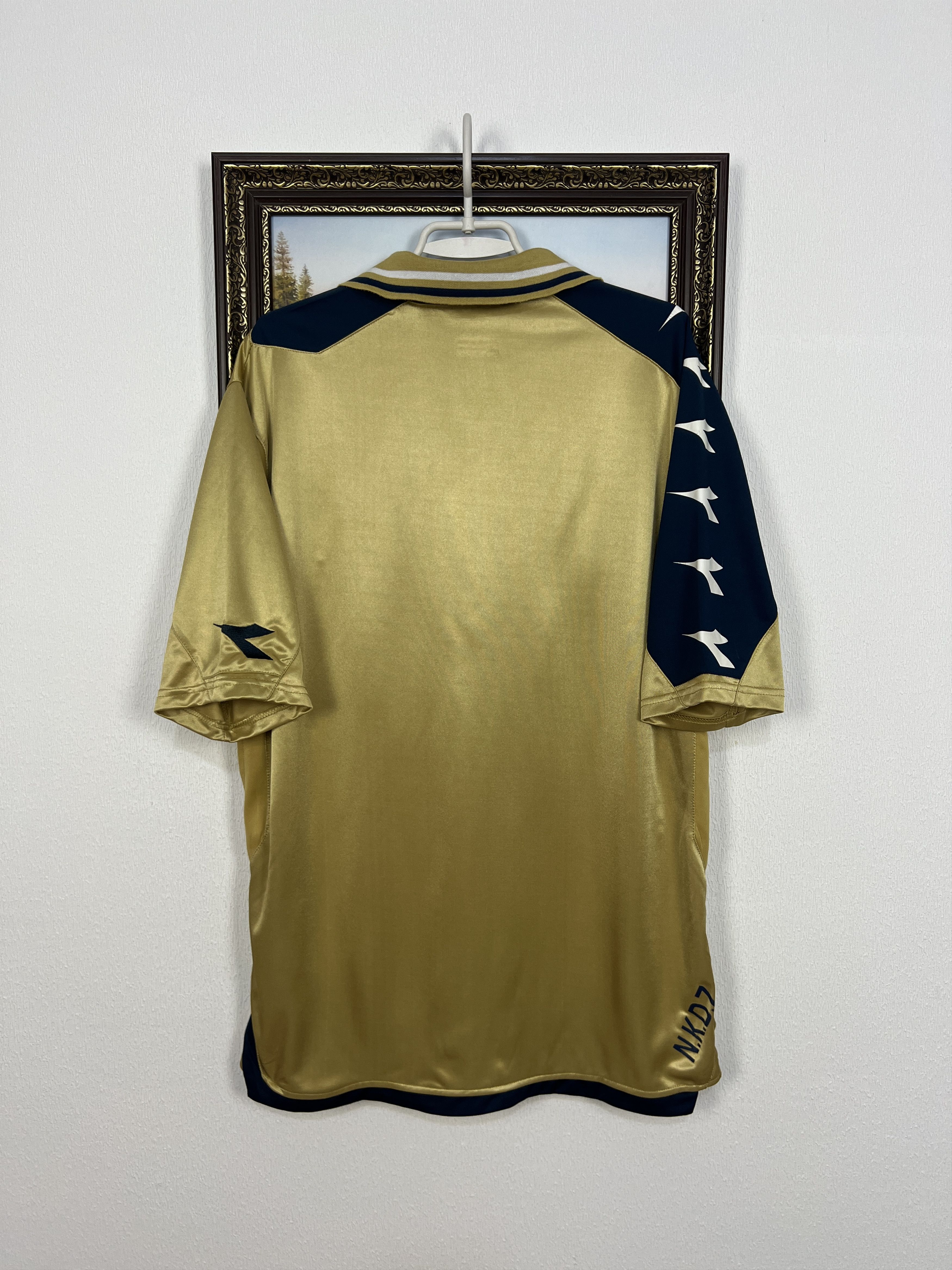 Diadora Dinamo Zagreb 2010 Away Football Shirt Soccer Diadora Mens Size US XL / EU 56 / 4 - 12 Thumbnail