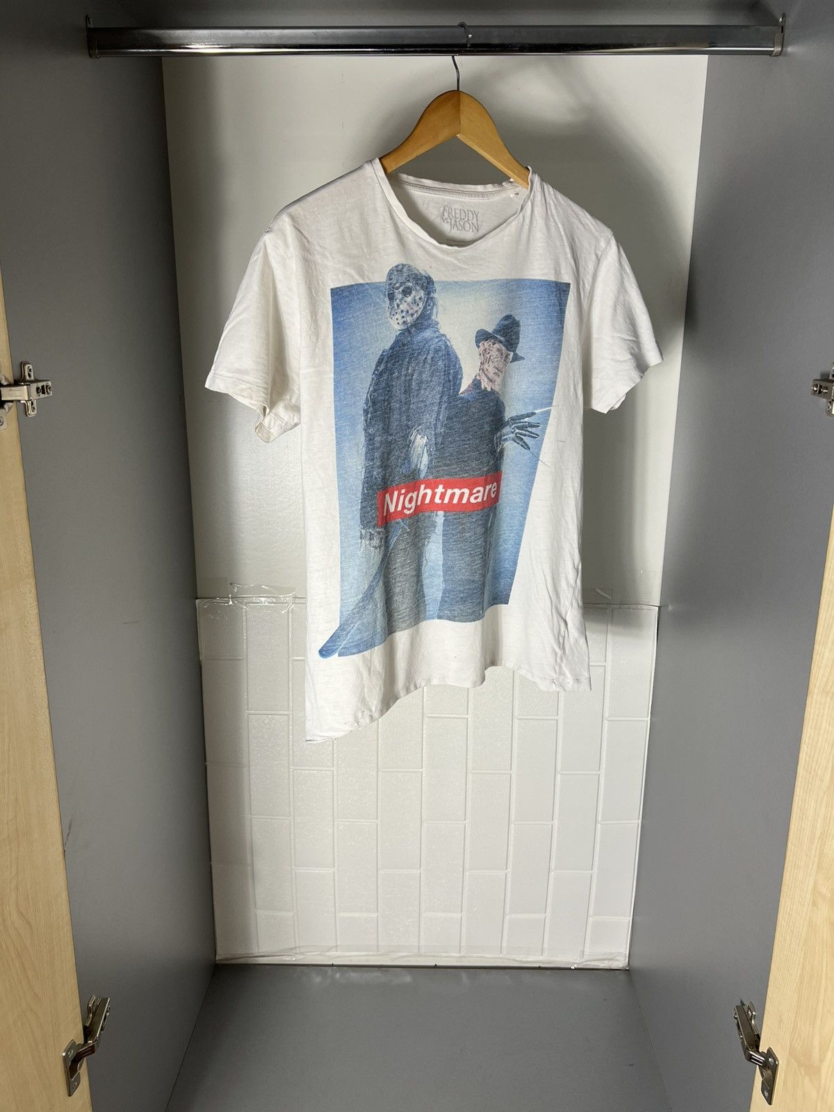 Cartoon Network VINTAGE FREDDY & JASON MOVIE RETRO T-SHIRT SKULL Y2K 90s USA Size US L / EU 52-54 / 3 - 3 Thumbnail