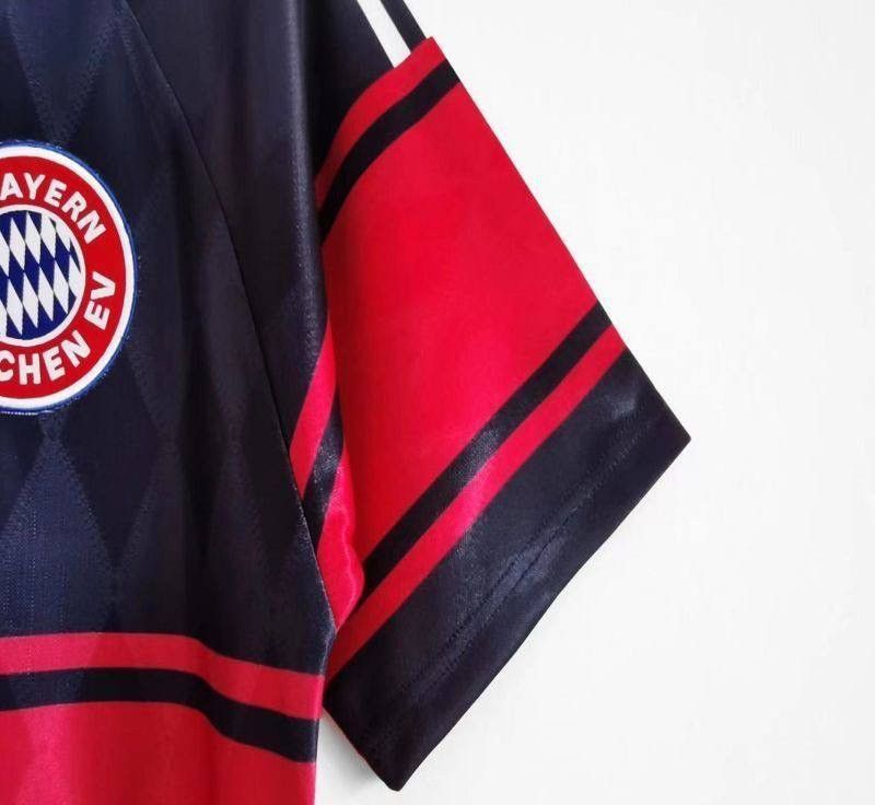 Vintage Bayern Munich 1997-99 Home Shirt Size US XL / EU 56 / 4 - 8 Thumbnail