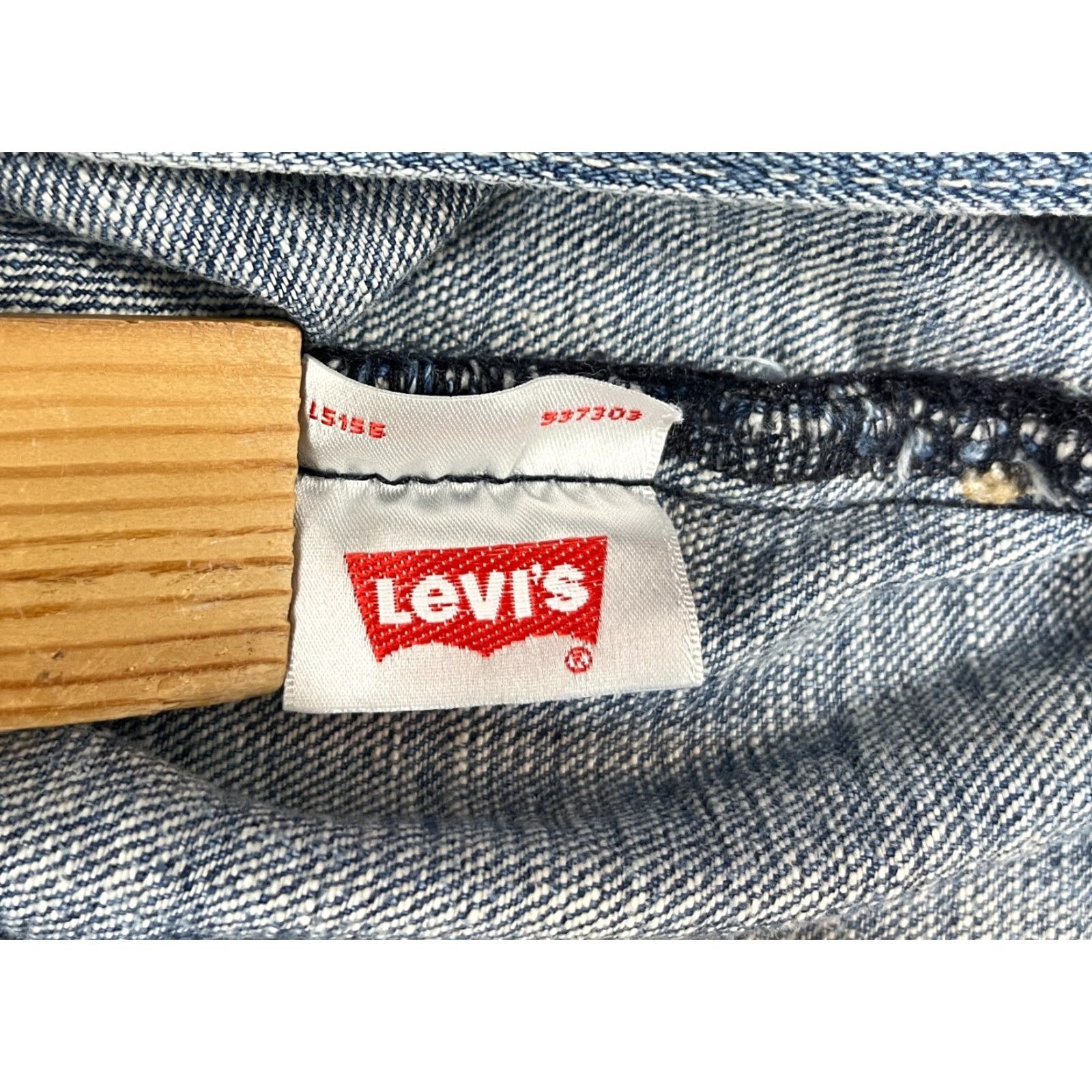 Levi's Levi's 501 Jeans Men's Blue Medium Wash 34x30 Straight Belt Loops 5-Pocket Denim Cotton Regular Size Type Jeans Mens Size US 34 / EU 50 - 7 Thumbnail