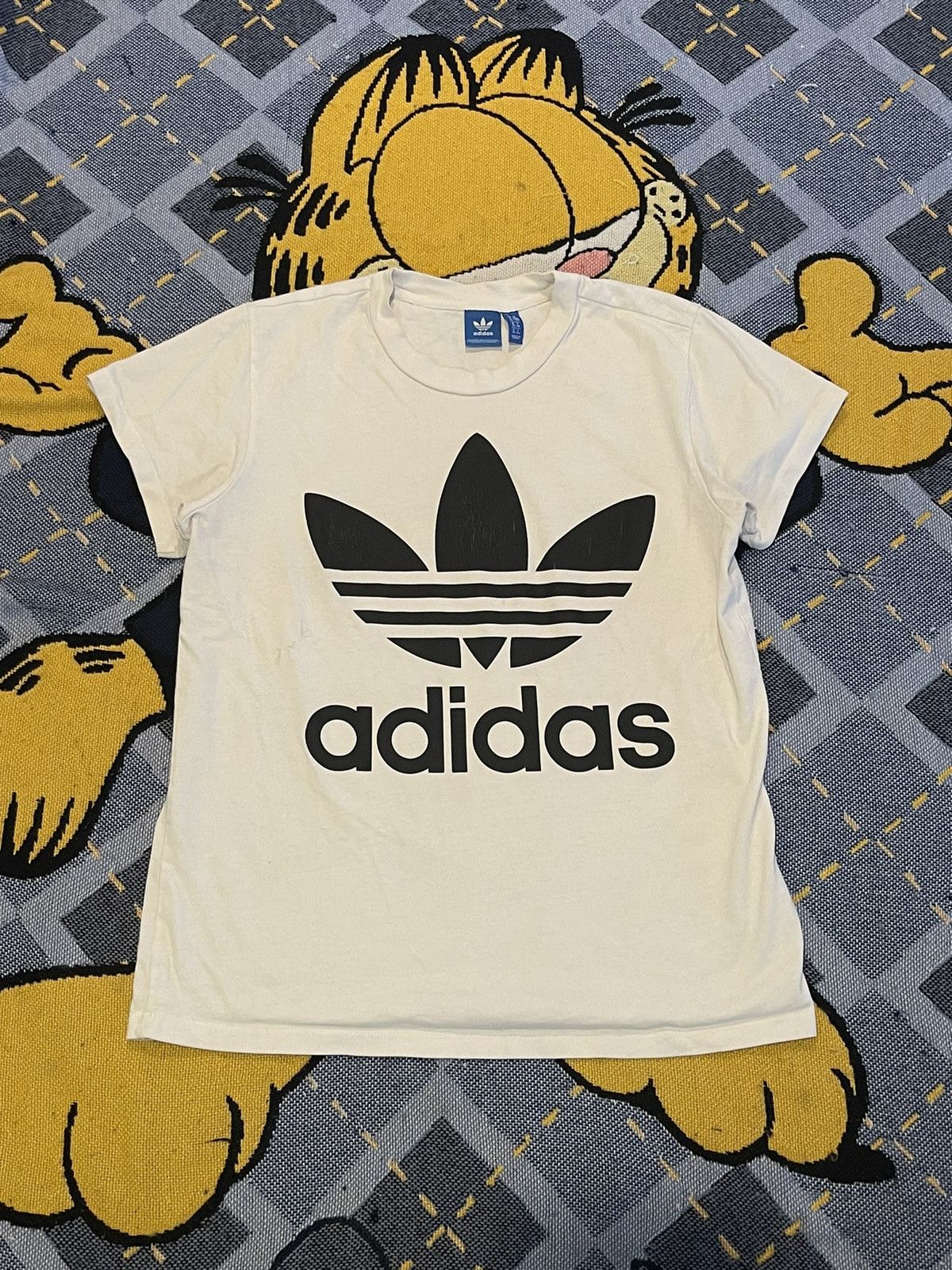 Adidas Vintage Adidas Big Logo Center T Shirt Size US M / EU 48-50 / 2 - 1 Thumbnail