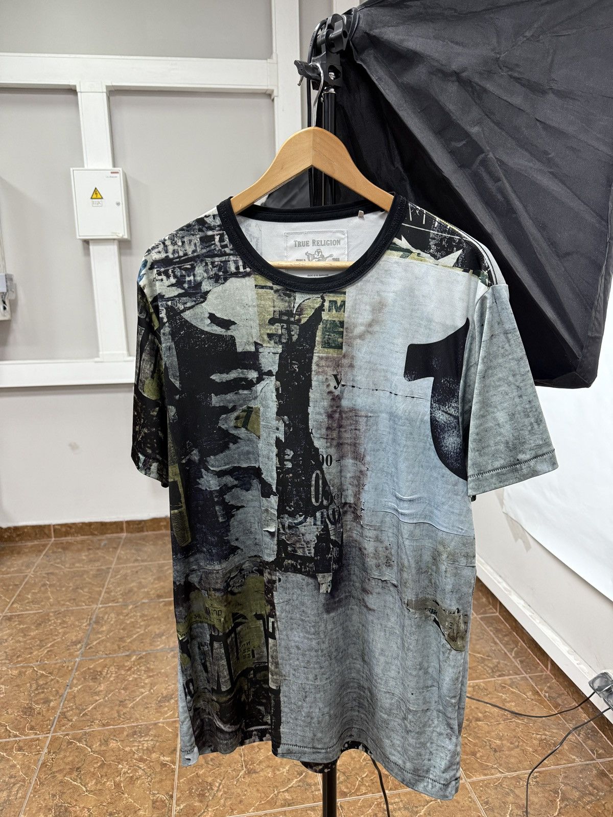 True Religion 🇺🇸 Vintage True Religion All Over Print T-Shirt Hype Rare Y2K Size US XL / EU 56 / 4 - 1 Thumbnail