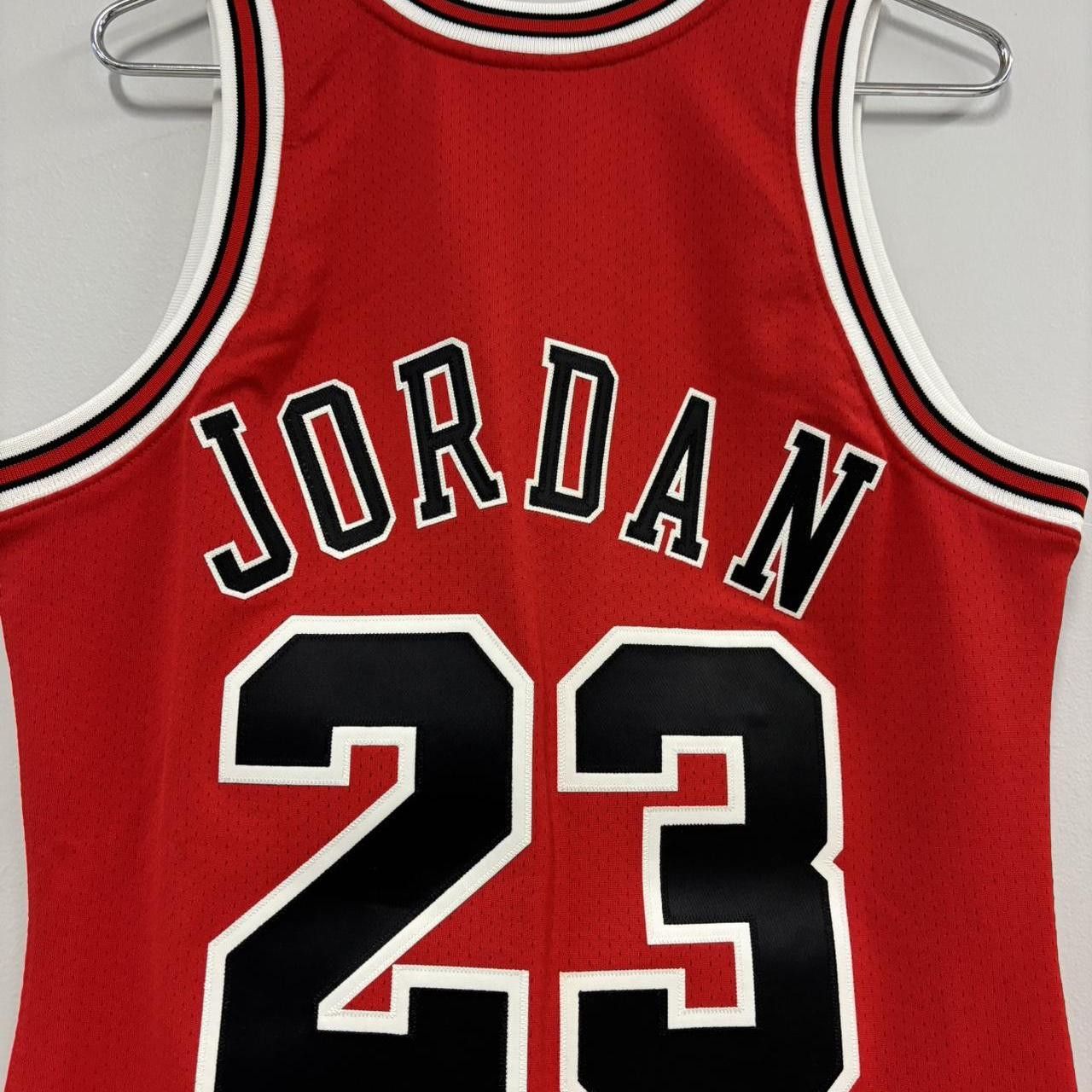 Mitchell & Ness Mitchell & Ness Michael Jordan Bulls NBA Finals Jersey Size US S / EU 44-46 / 1 - 7 Thumbnail