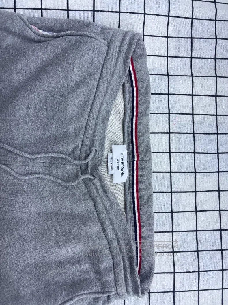 Thom Browne Thom Browne size 5 Classic preppy style four-stripe drawstr Size US 42 / EU 58 - 3 Thumbnail