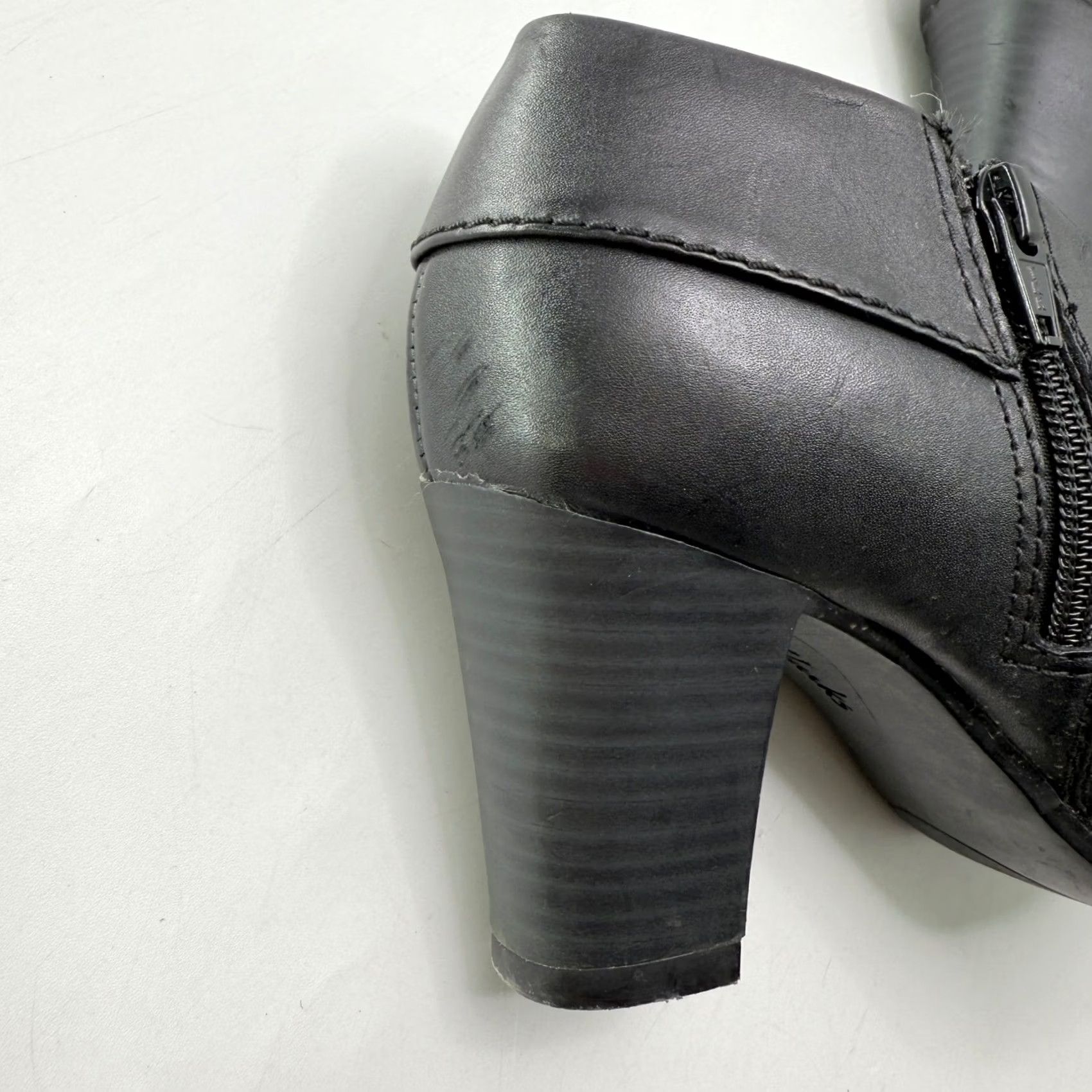 Clarks Clarks Boots Women's Size 5M Black Leather Ankle Block Heel Side Zip Size US 6 / IT 36 - 7 Thumbnail