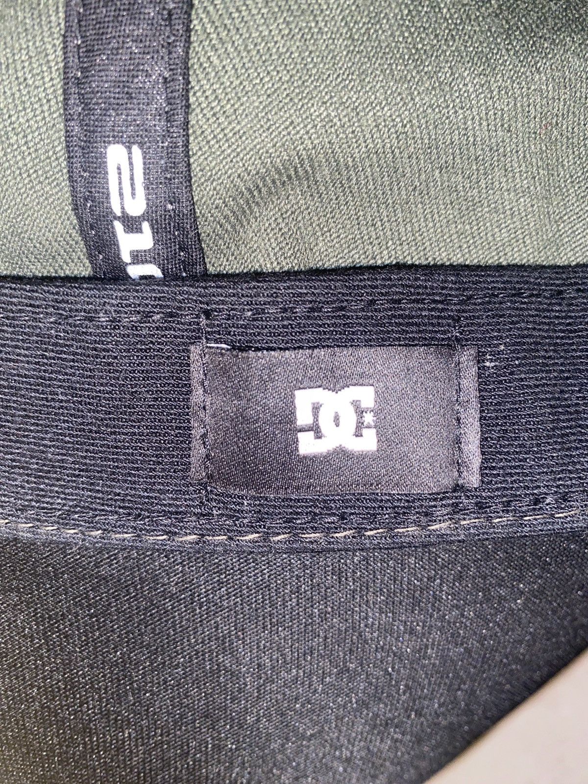 DC DC shoes 210 Fitted Snapback Emrodidered logo Size ONE SIZE - 10 Thumbnail