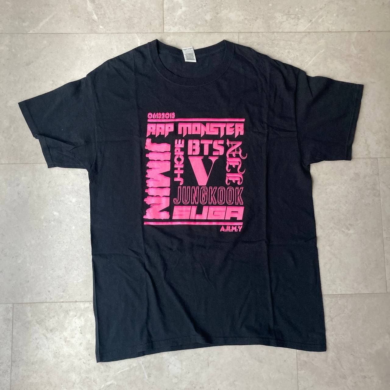 Band Tees BTS The Bangtan Boys K Pop Korean Boys Band Size US L / EU 52-54 / 3 - 1 Thumbnail