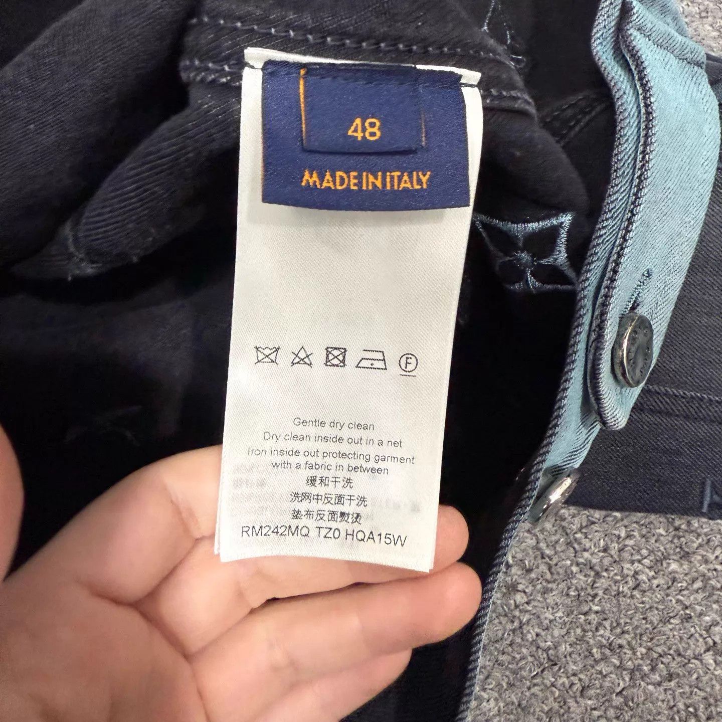 Louis Vuitton LV blue-black grad embossed allover logo denim jacket 48 Size US M / EU 48-50 / 2 - 4 Thumbnail