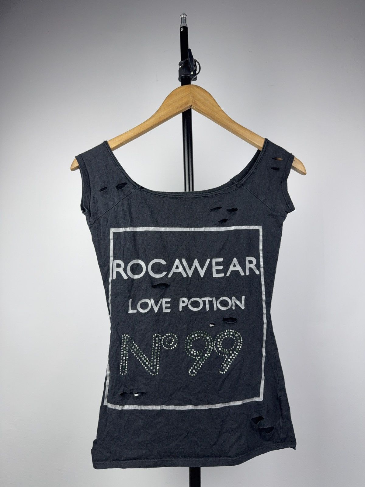 Rocawear Rocawear Distressed Tank Top Love Potion No.99 Rhinestone Size XS / US 0-2 / IT 36-38 - 1 Thumbnail