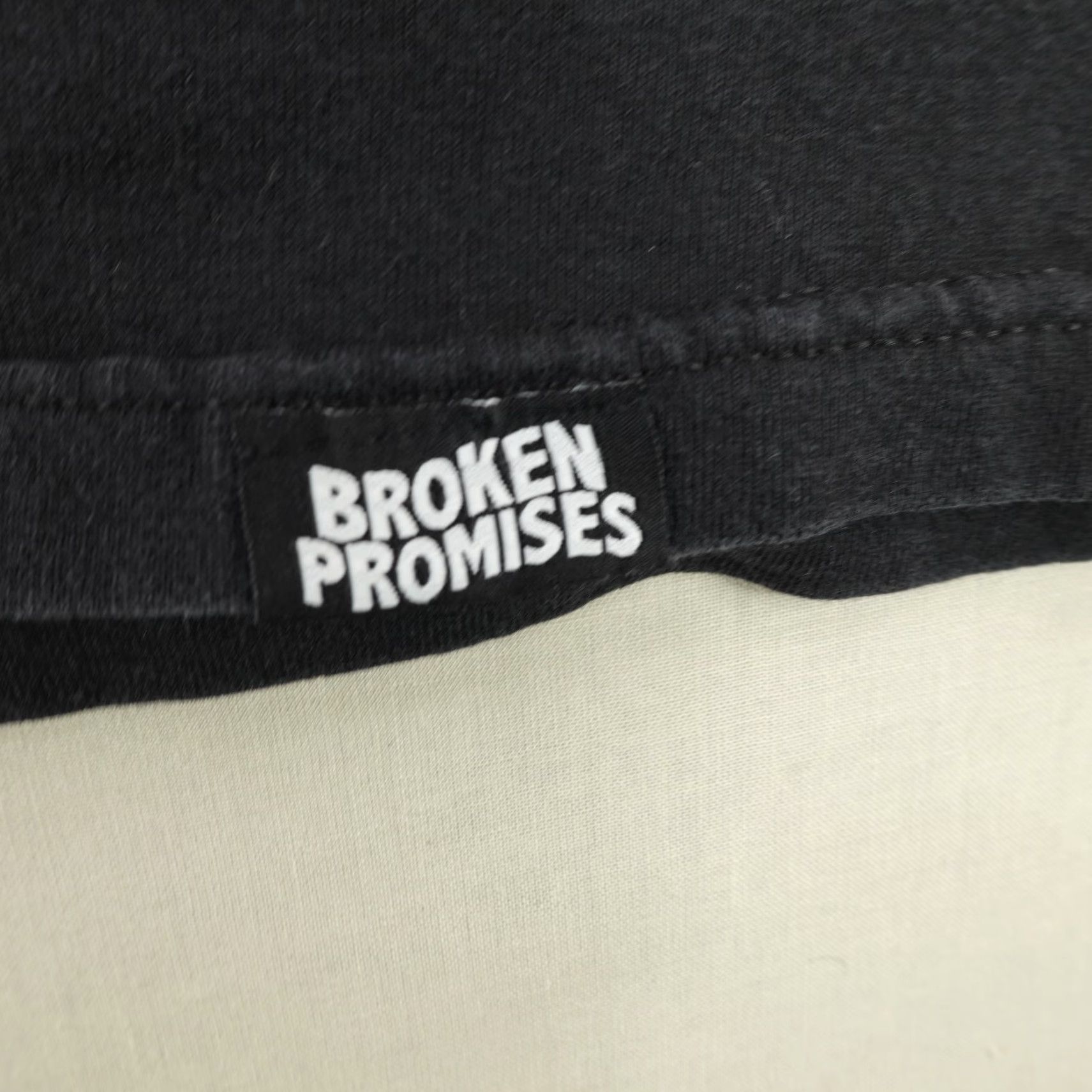 Broken Promises Co. VINTAGE Broken Promises Men's T-Shirt Large Black Graphic Print Flower Outdoor Skate Crew Neck Cotton Size US L / EU 52-54 / 3 - 5 Thumbnail