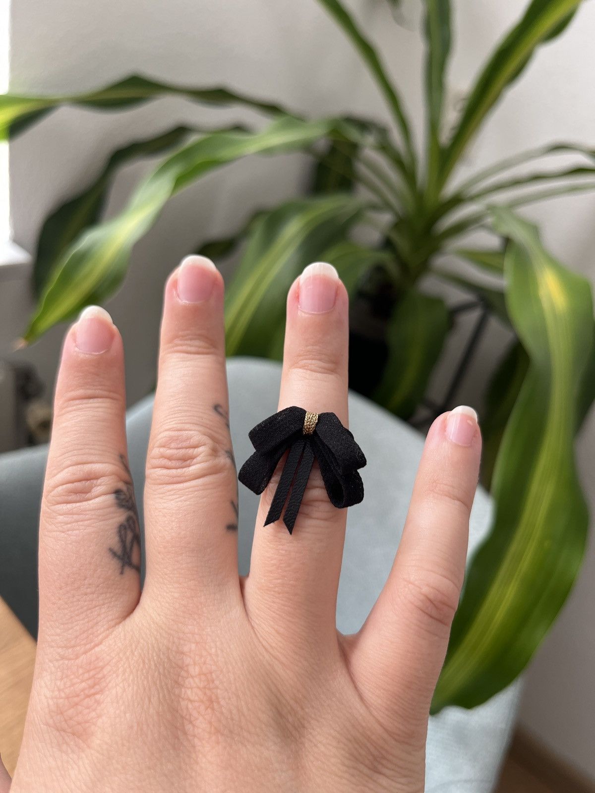 Designer × Japanese Brand × Yves Saint Laurent Yves Saint Laurent bow ring Size ONE SIZE - 1 Thumbnail