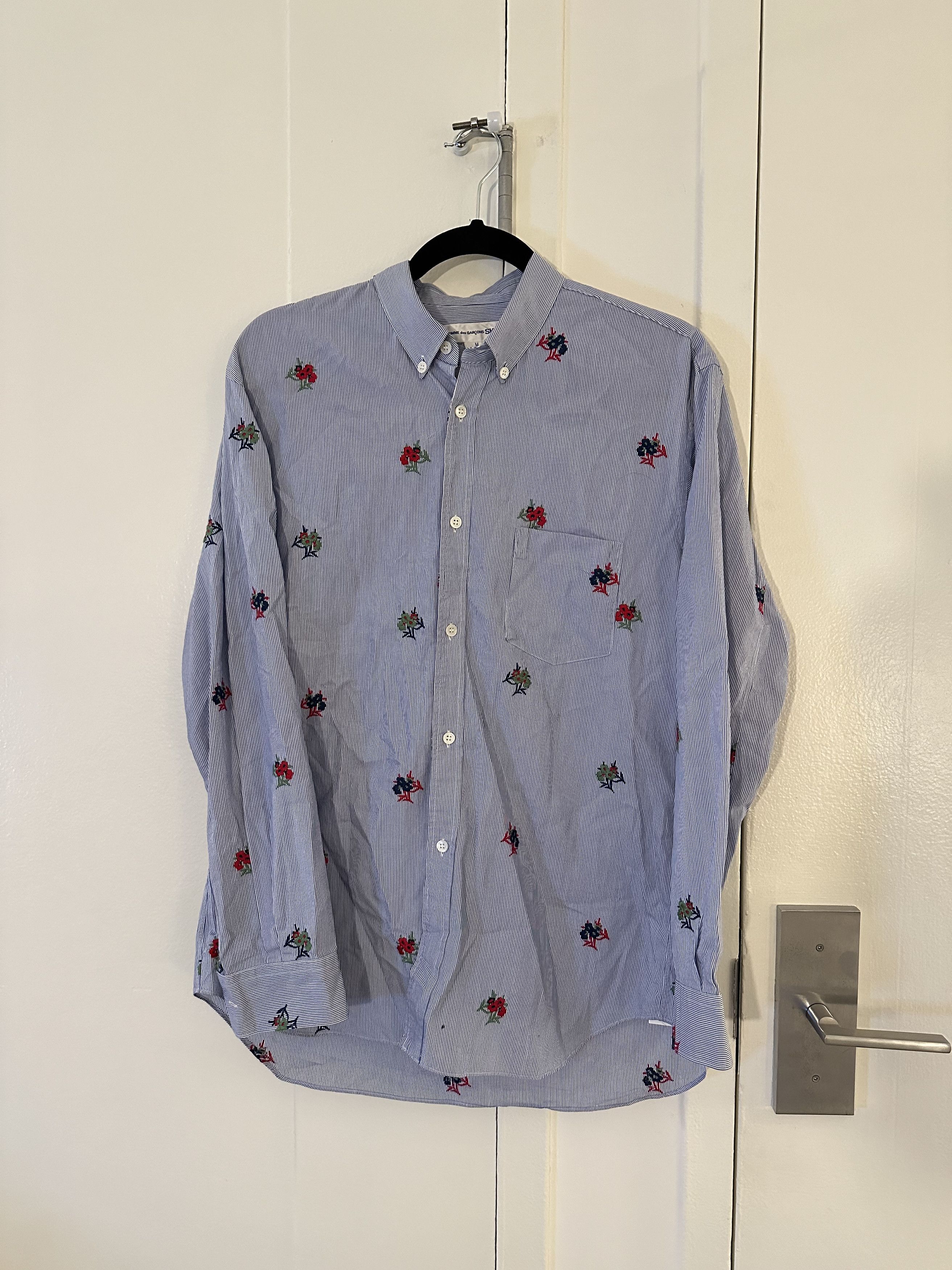 image of Comme Des Garcons x Comme Des Garcons Shirt Comme Des Garçons Shirt Embroidered Floral Shirt in Str