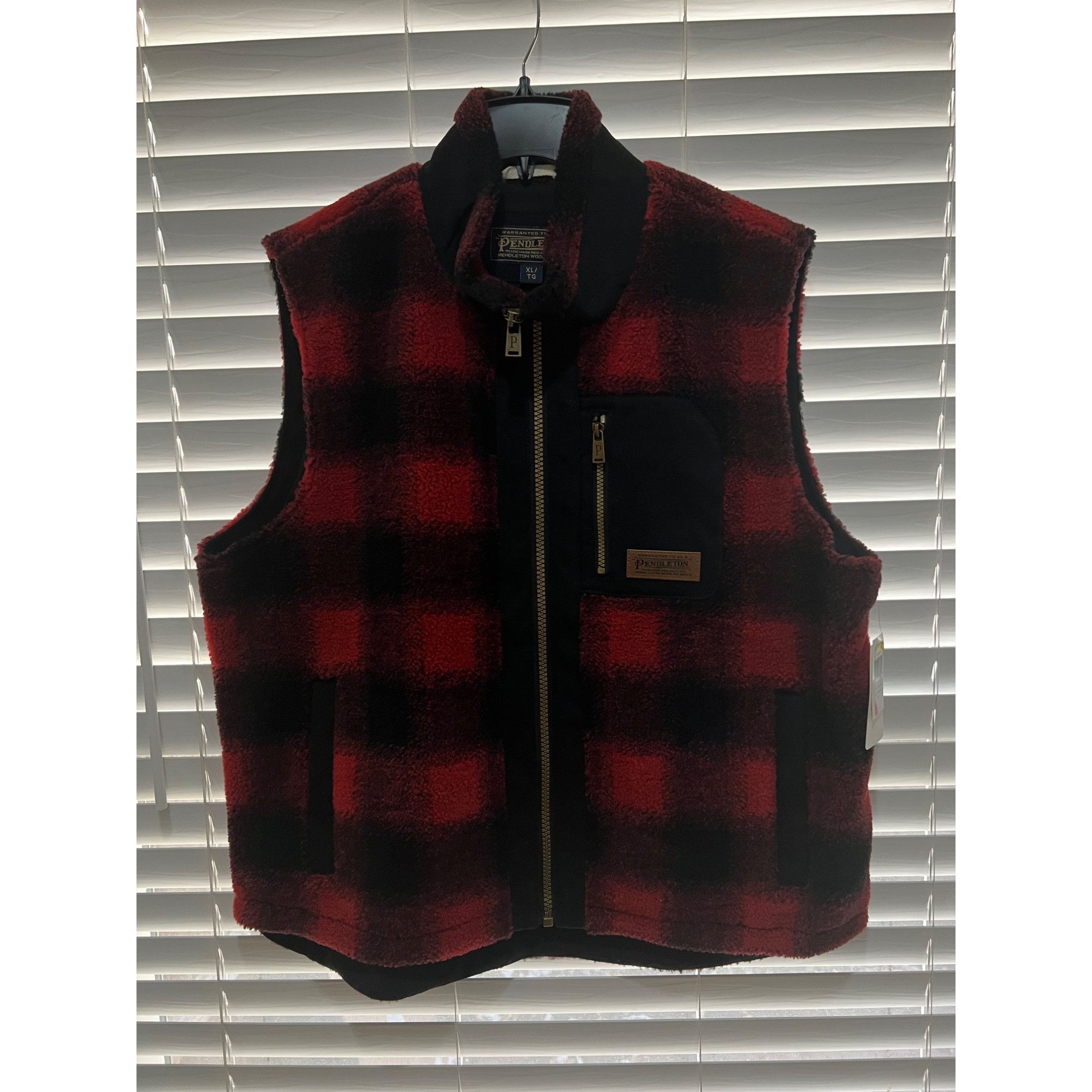Pendleton Pendleton Men's Ridgeline Fleece Vest NWT - Size XL Size US XL / EU 56 / 4 - 4 Thumbnail