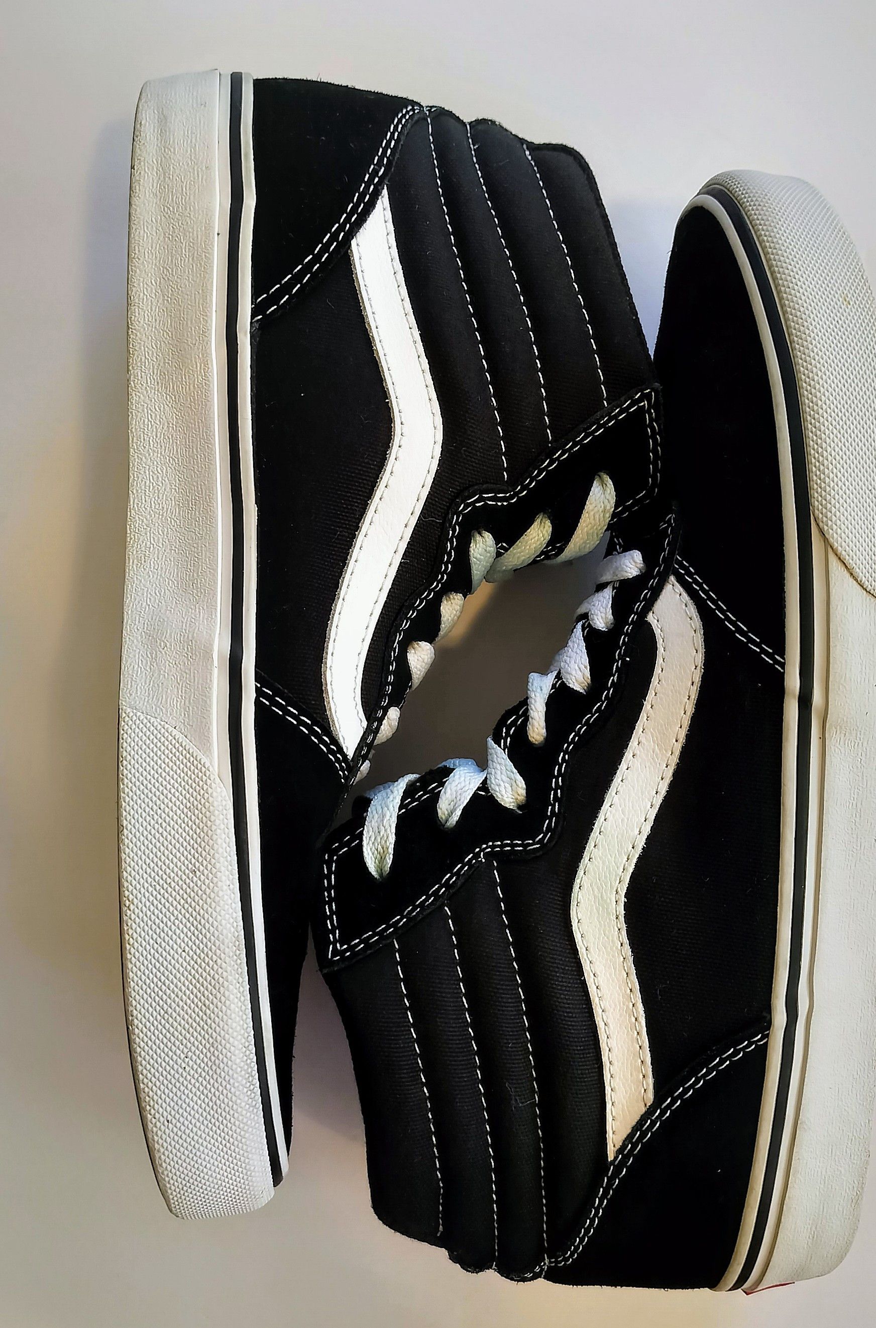 Vans Vans 721454 Sk8 Hi High Top Black Shoes Men's US 8 Size US 8 / EU 41 - 4 Thumbnail